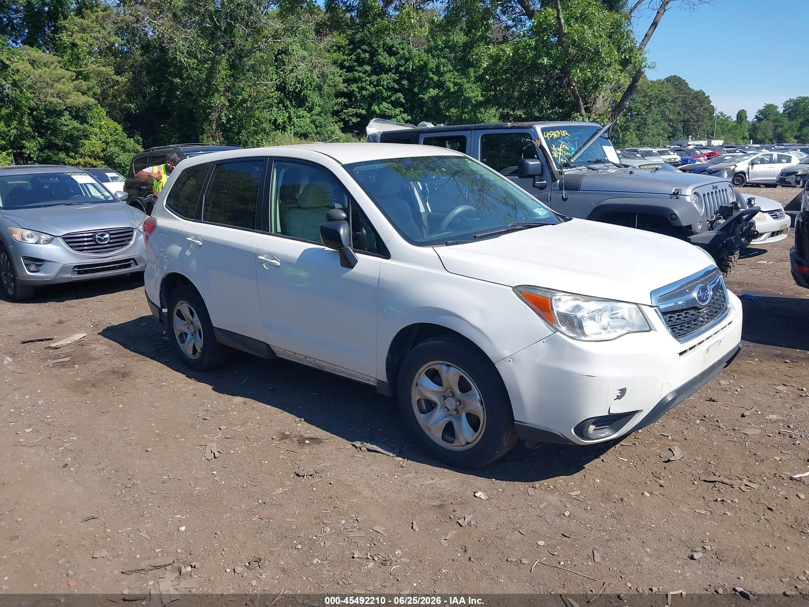 2014 Subaru Forester 2.5i White vin: JF2SJAAC1EH464171