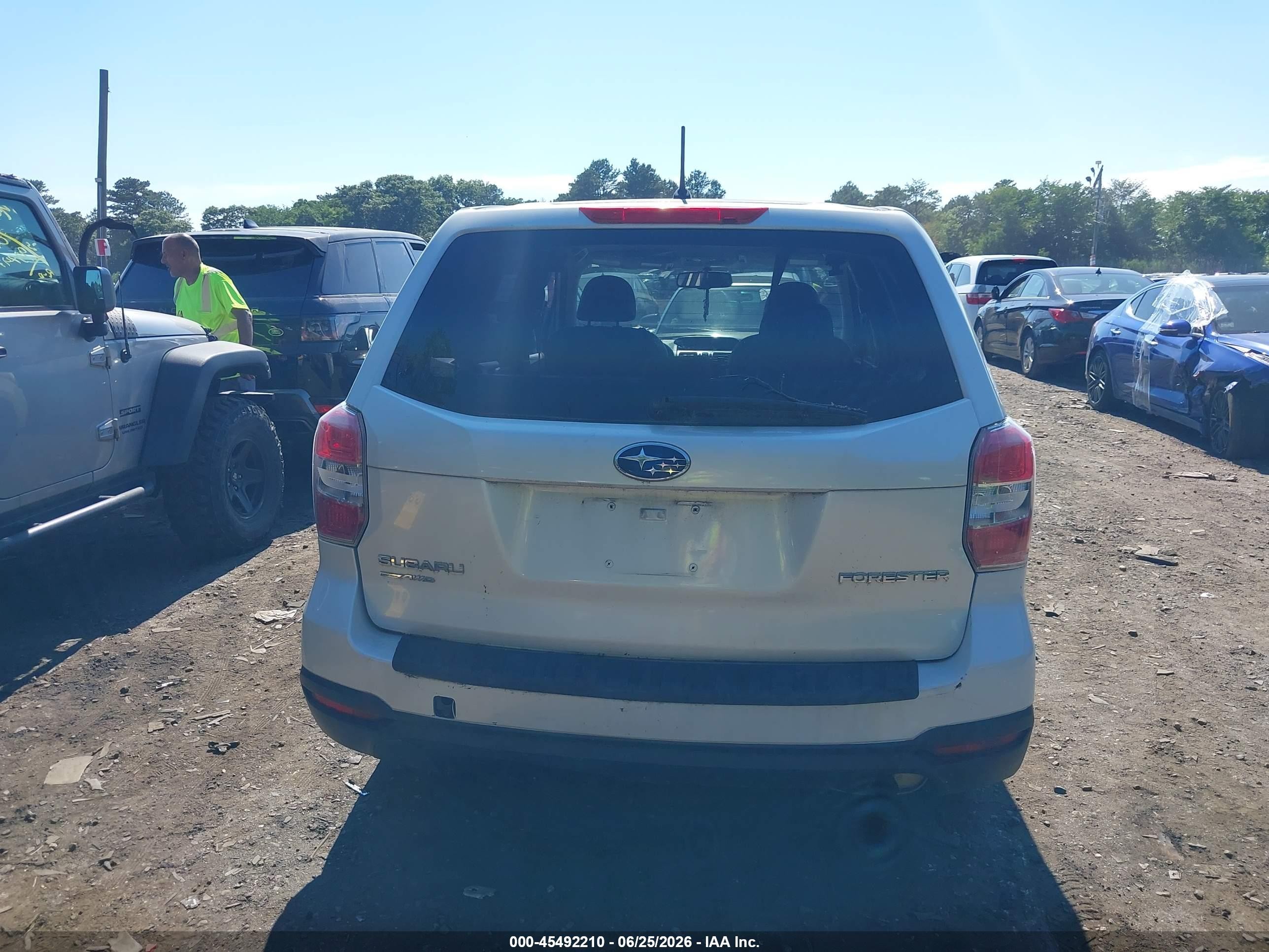 2014 Subaru Forester 2.5i White vin: JF2SJAAC1EH464171