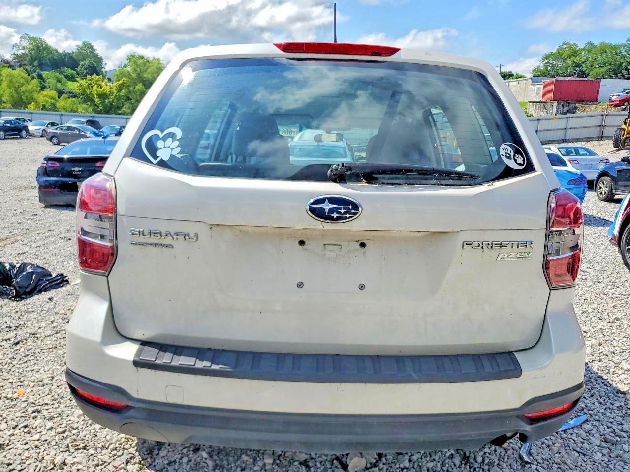 2014 Subaru Forester 2.5i White vin: JF2SJAAC1EH525843