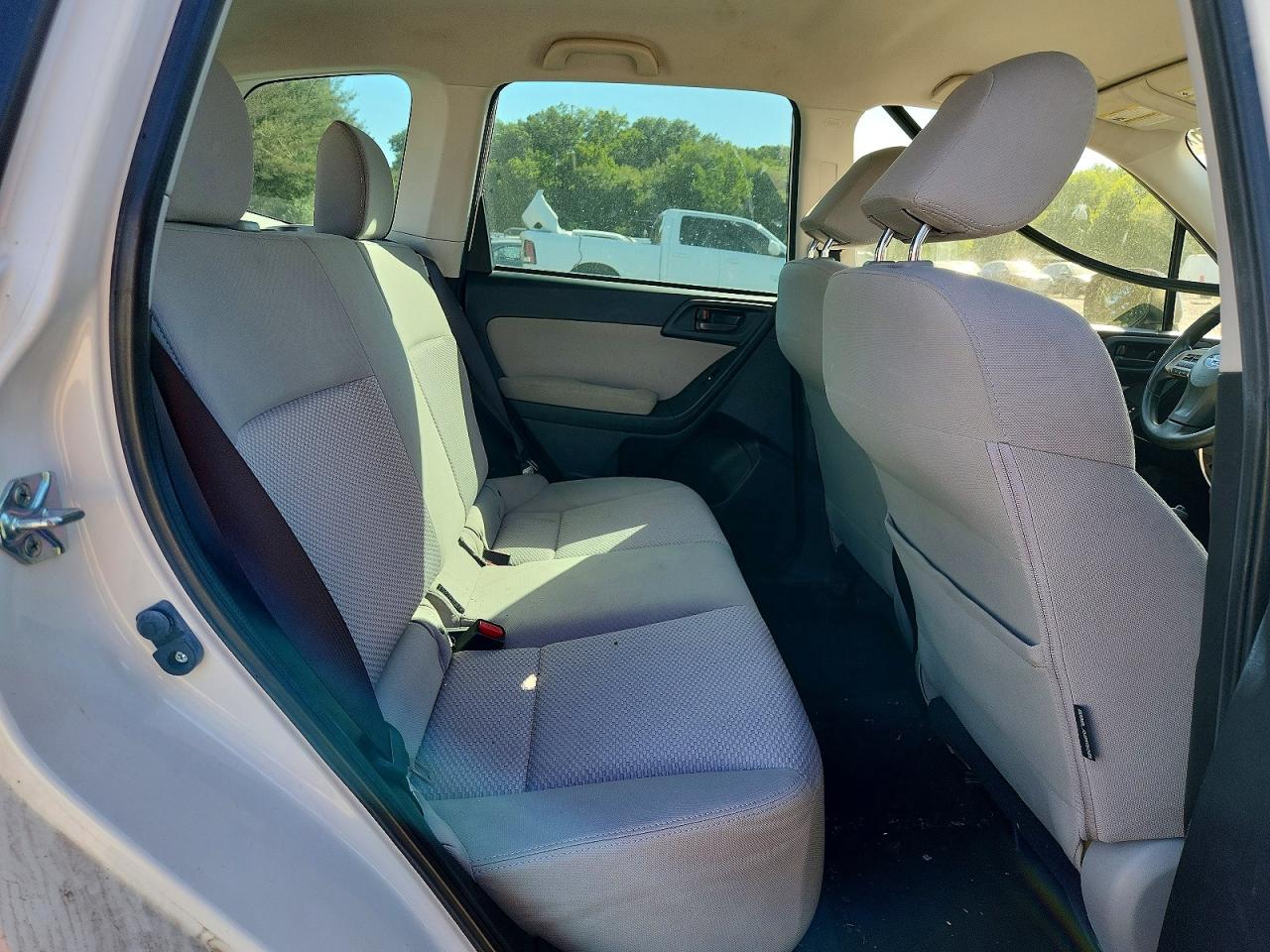 2015 Subaru Forester 2.5i Белый vin: JF2SJAAC1FG443604