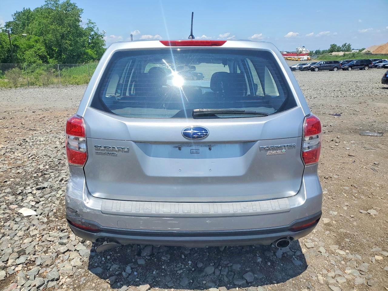 2014 Subaru Forester 2.5i Silver vin: JF2SJAAC2EH411995