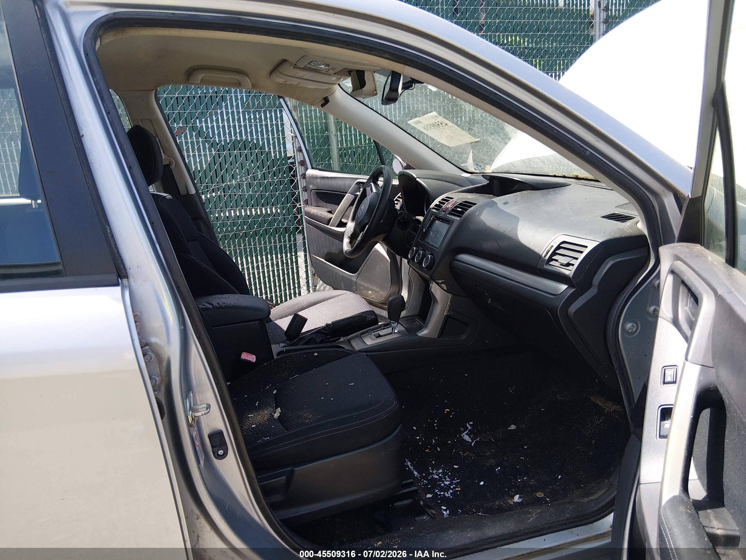 2014 Subaru Forester 2.5i Серебряный vin: JF2SJAAC2EH412497