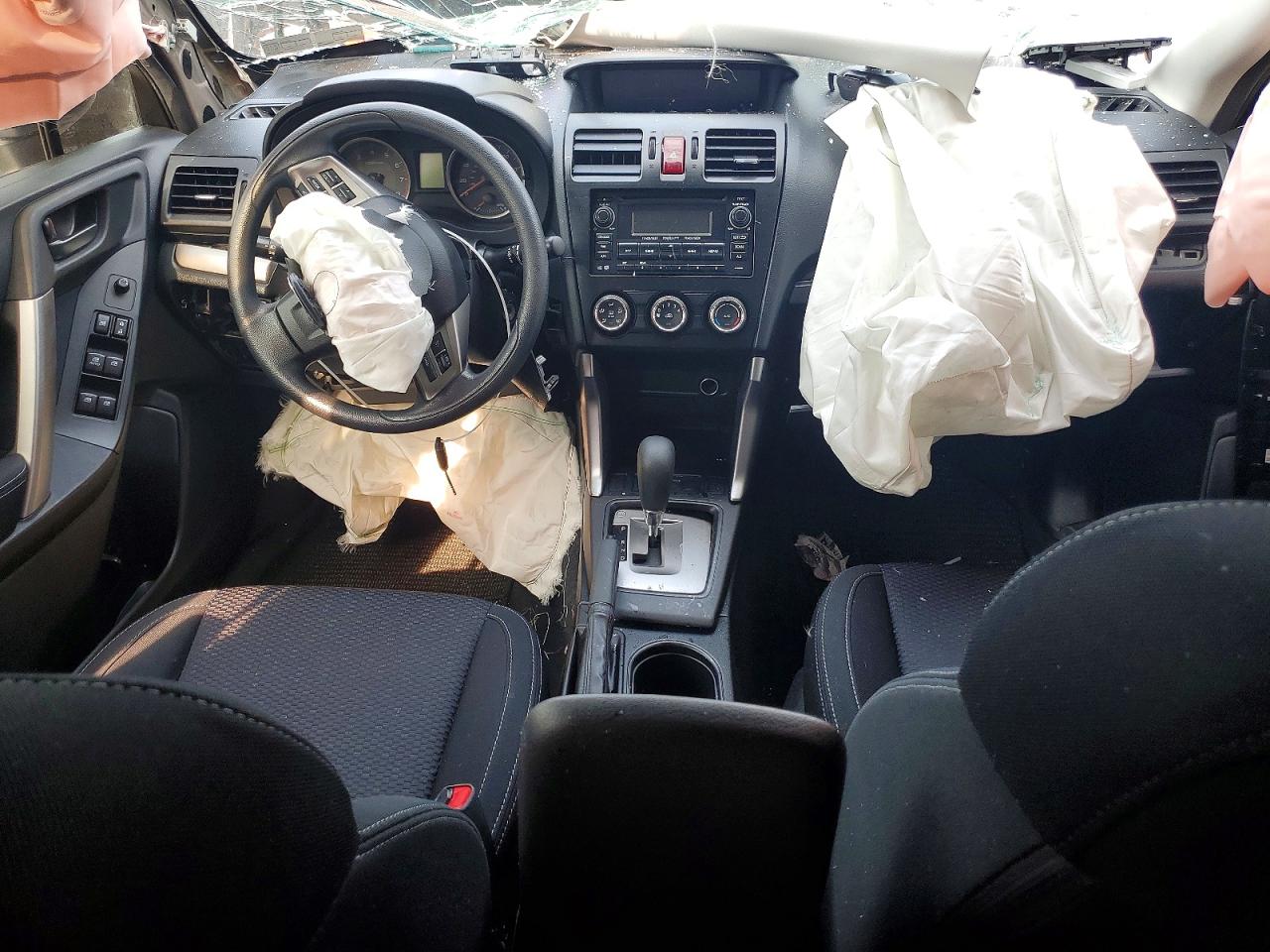 2014 Subaru Forester 2.5i Tan vin: JF2SJAAC2EH508758