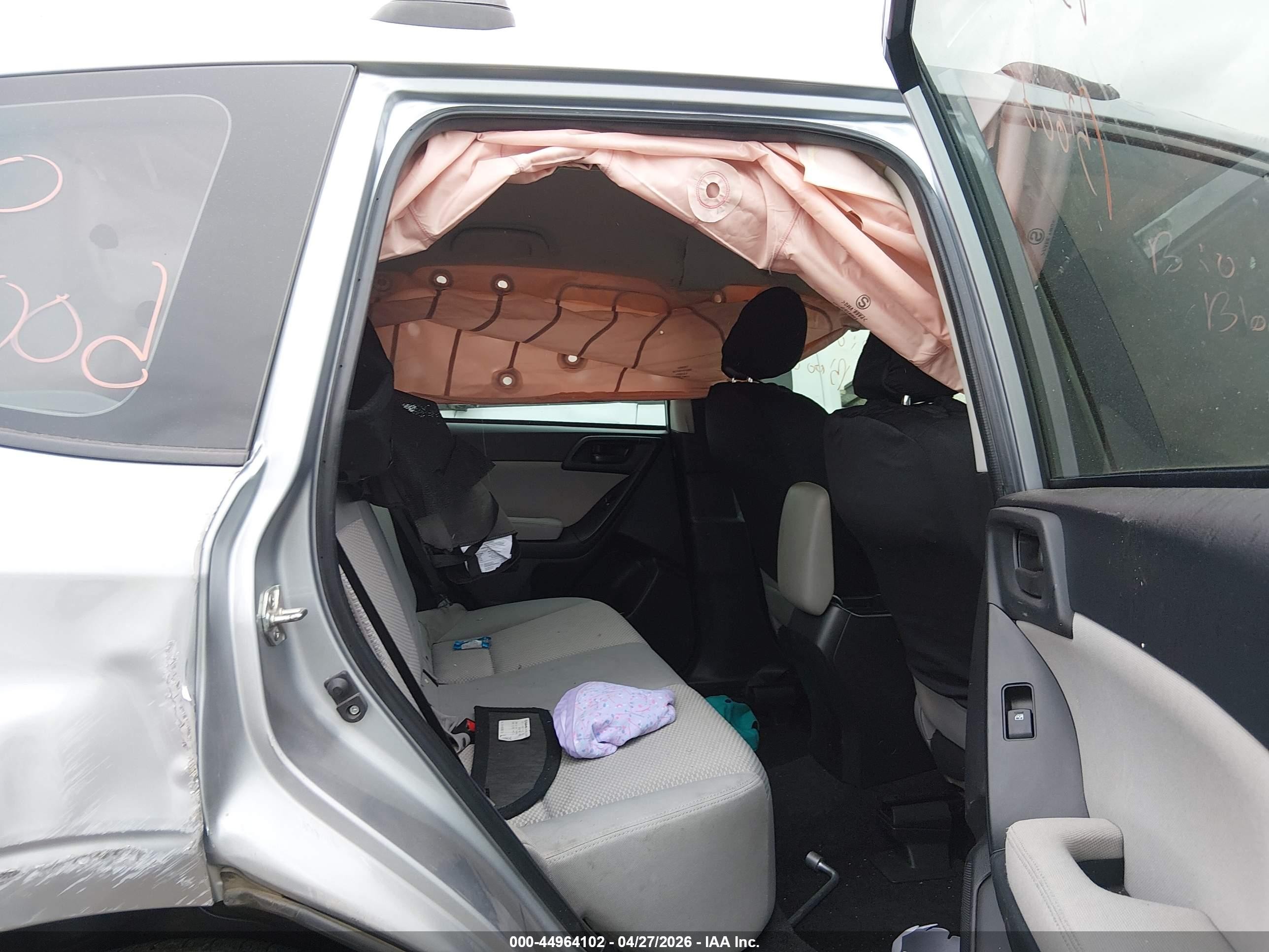 2014 Subaru Forester 2.5i Silver vin: JF2SJAAC2EH512812