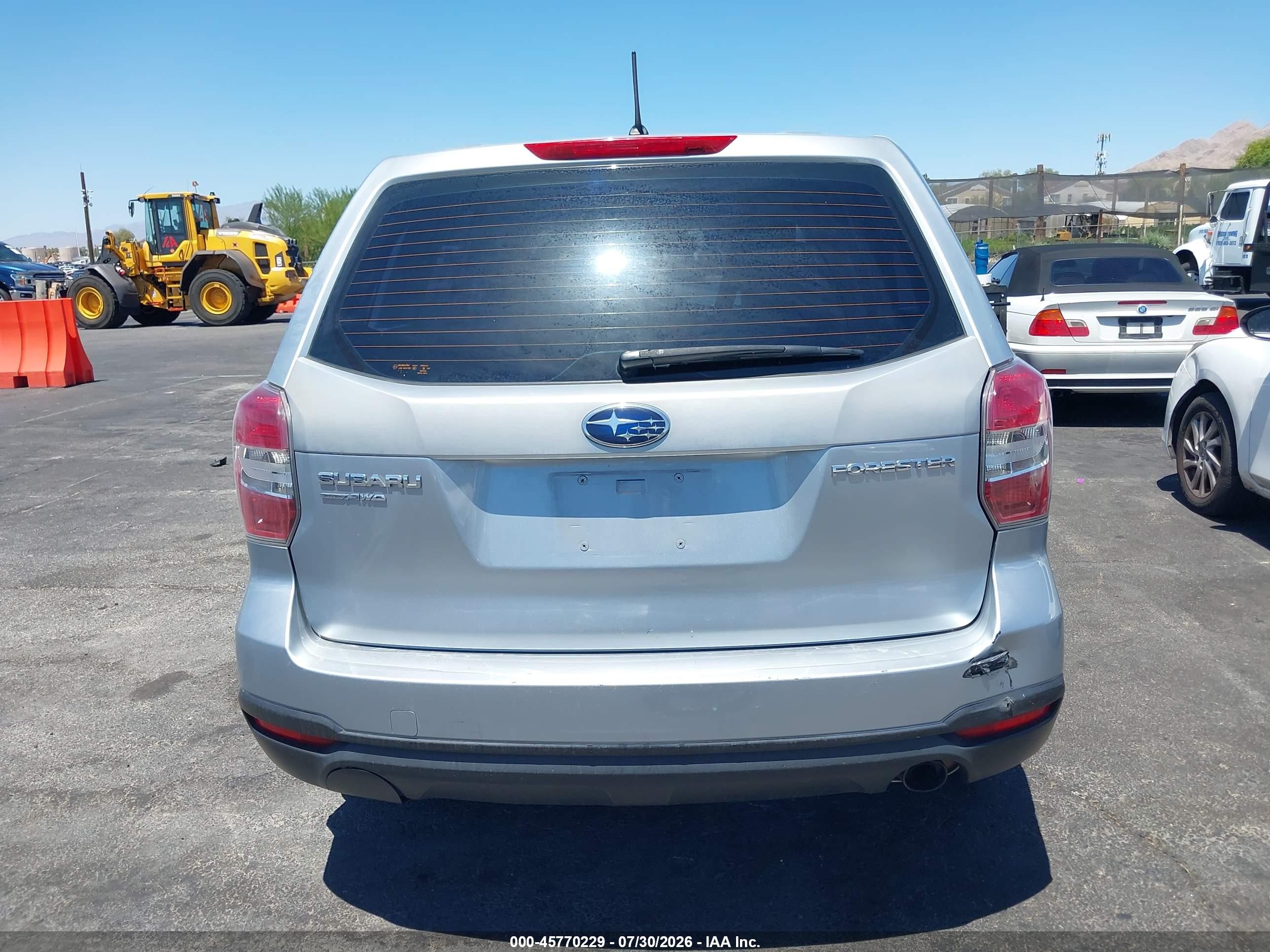 2014 Subaru Forester 2.5i Silver vin: JF2SJAAC2EH526807