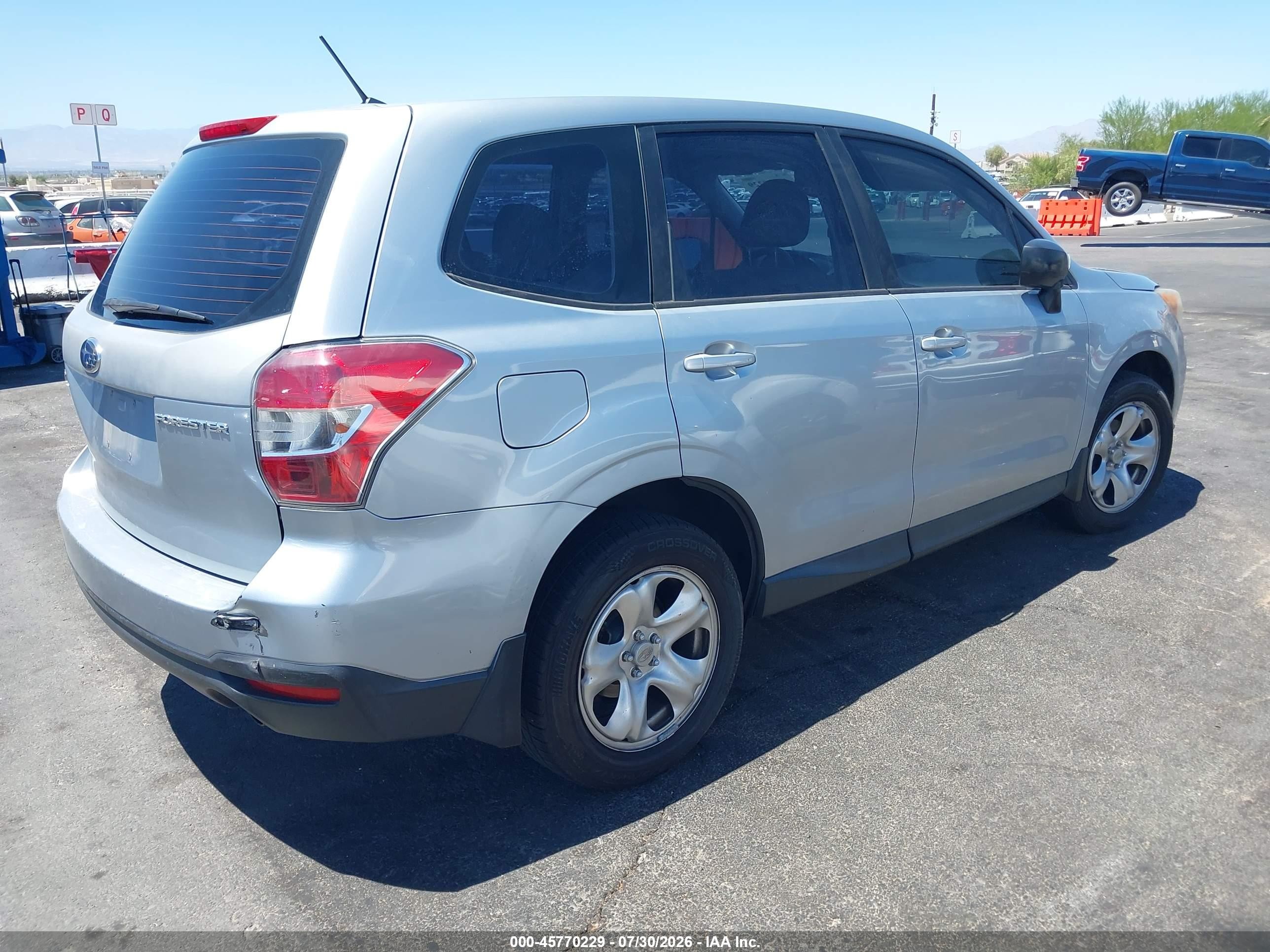 2014 Subaru Forester 2.5i Silver vin: JF2SJAAC2EH526807