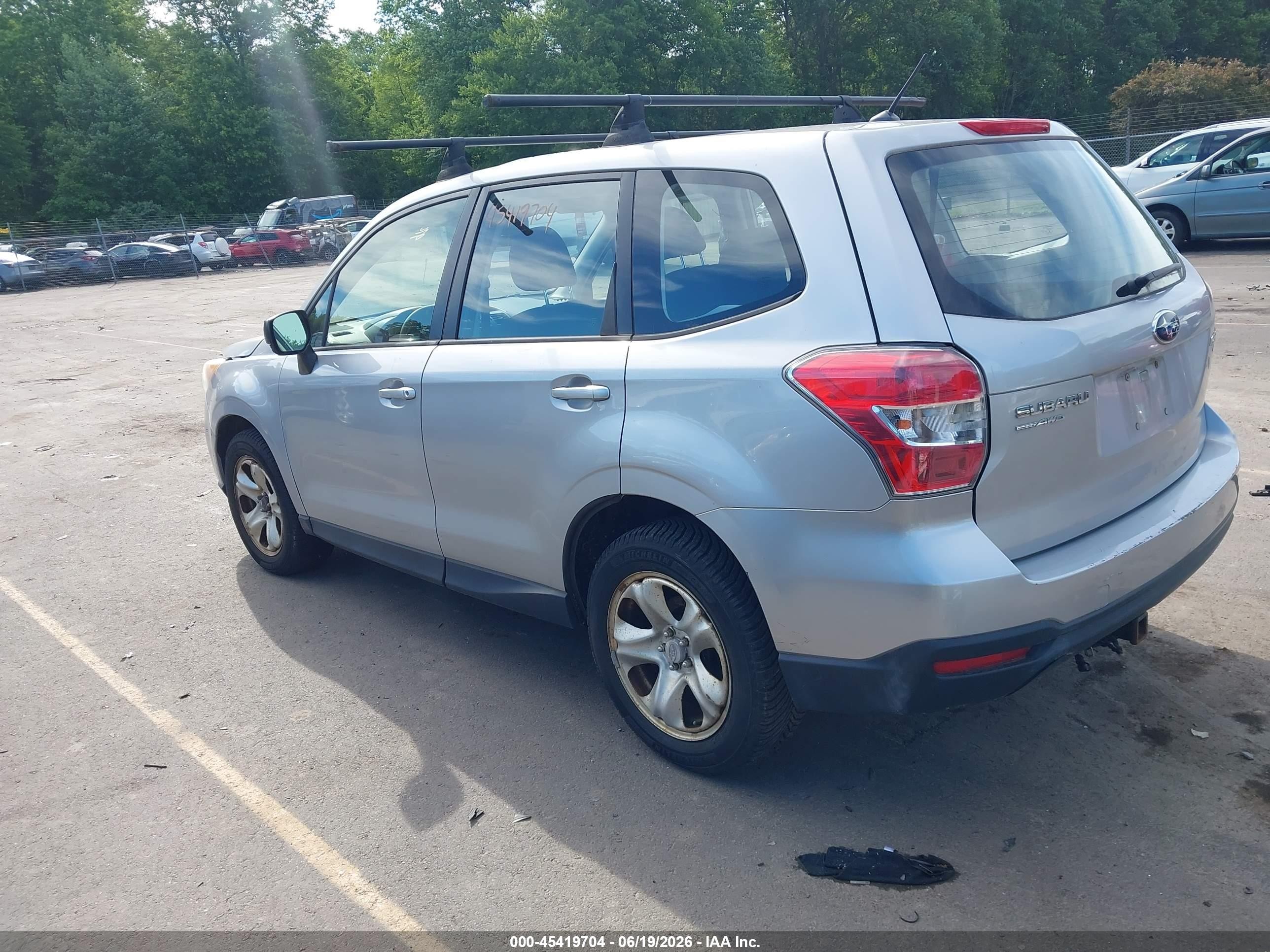 2014 Subaru Forester 2.5i Silver vin: JF2SJAAC3EH424545