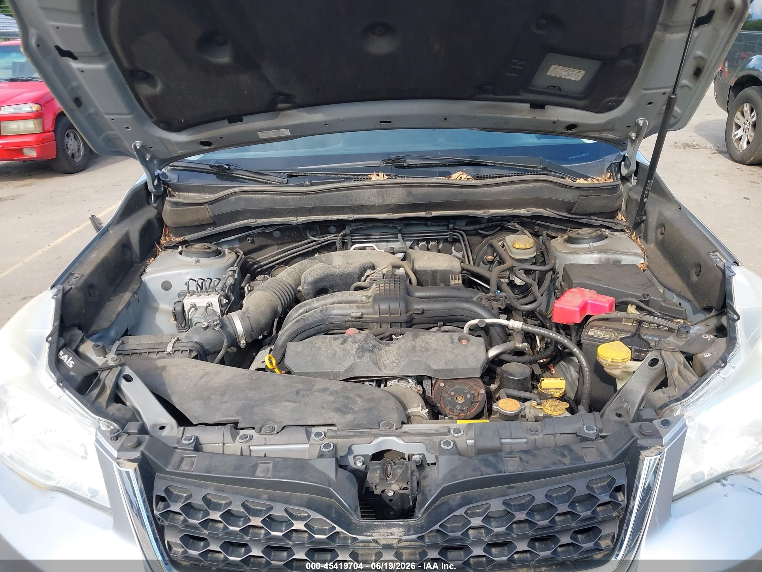 2014 Subaru Forester 2.5i Silver vin: JF2SJAAC3EH424545