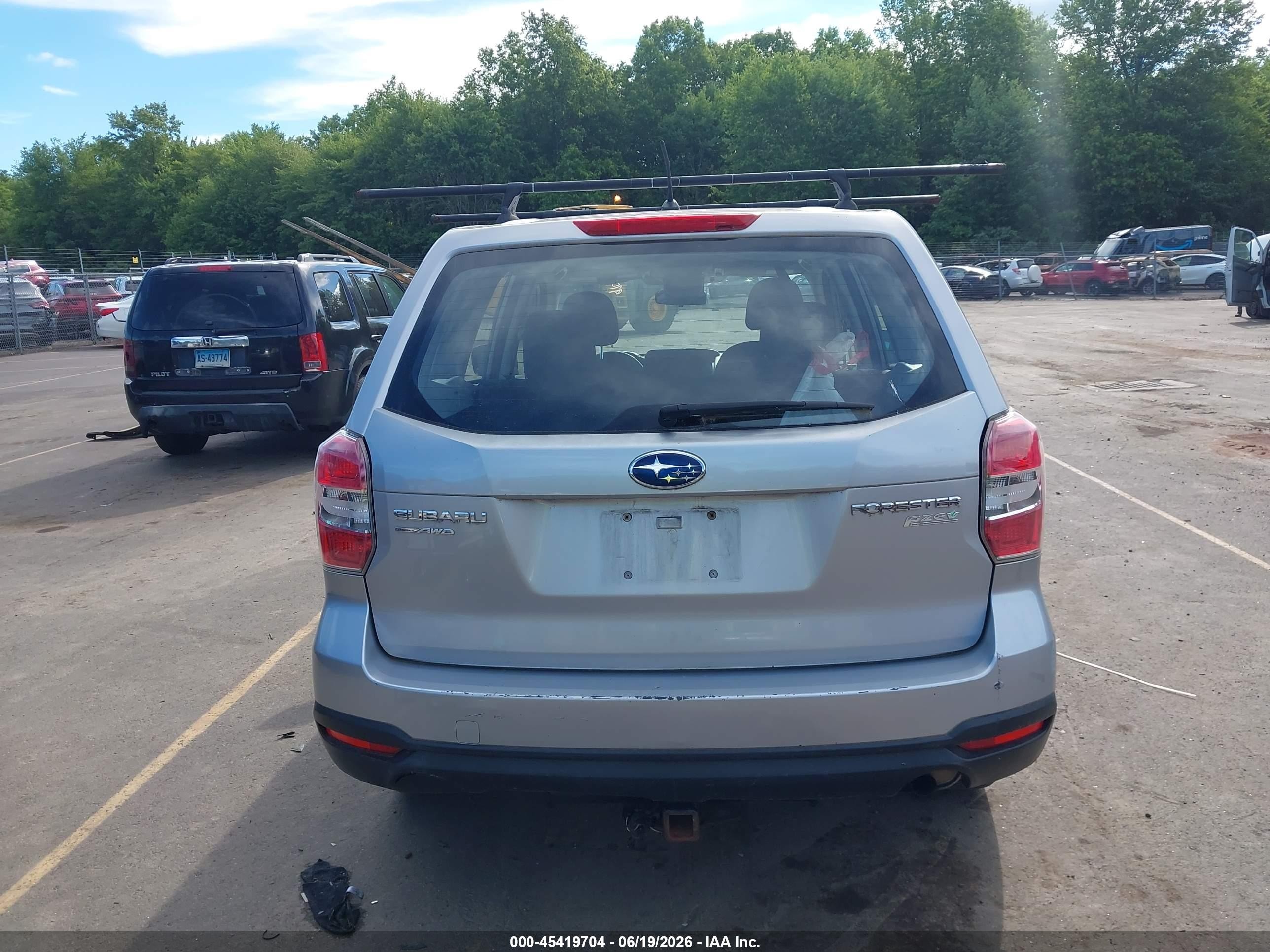 2014 Subaru Forester 2.5i Silver vin: JF2SJAAC3EH424545