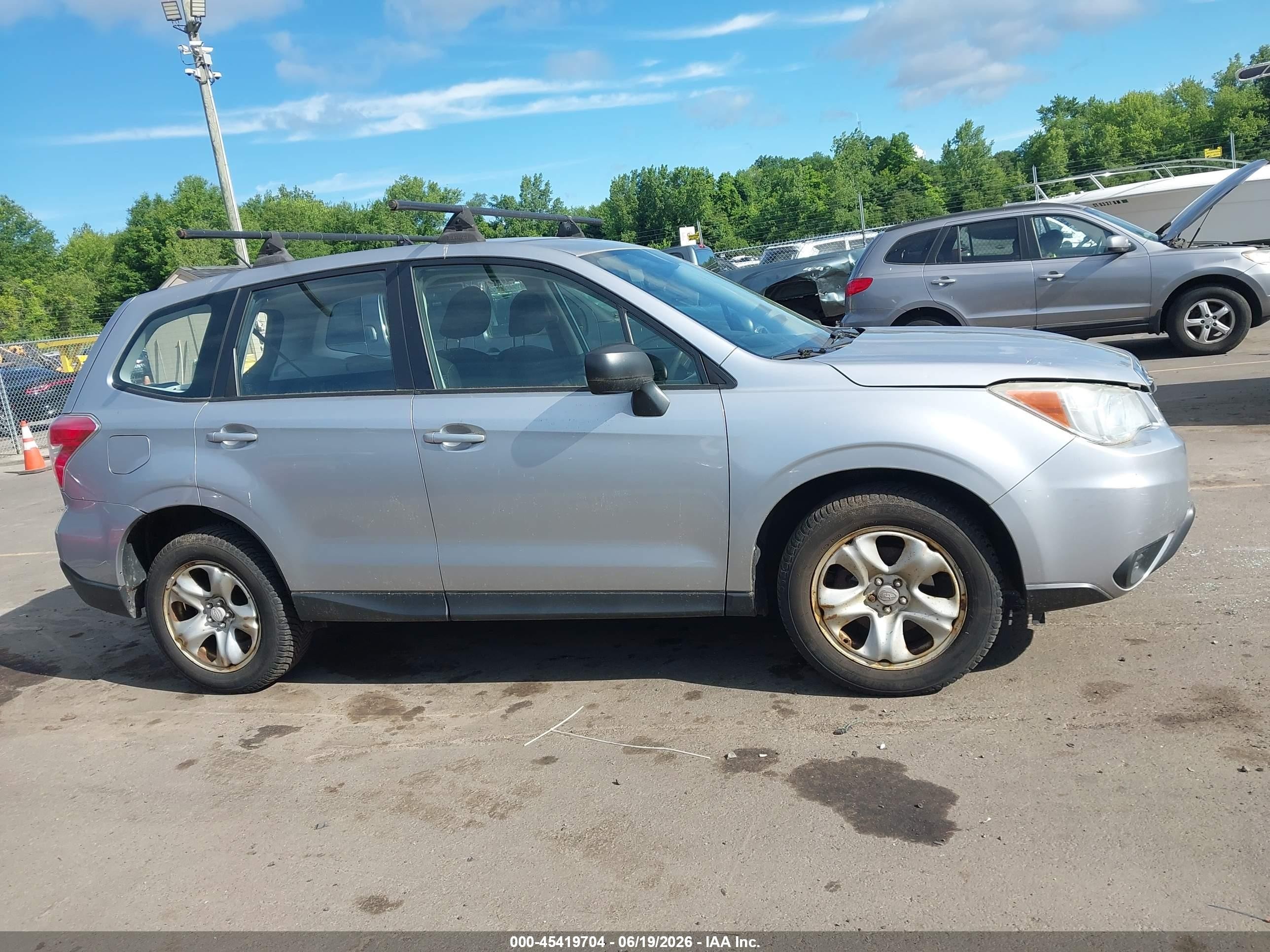 2014 Subaru Forester 2.5i Silver vin: JF2SJAAC3EH424545