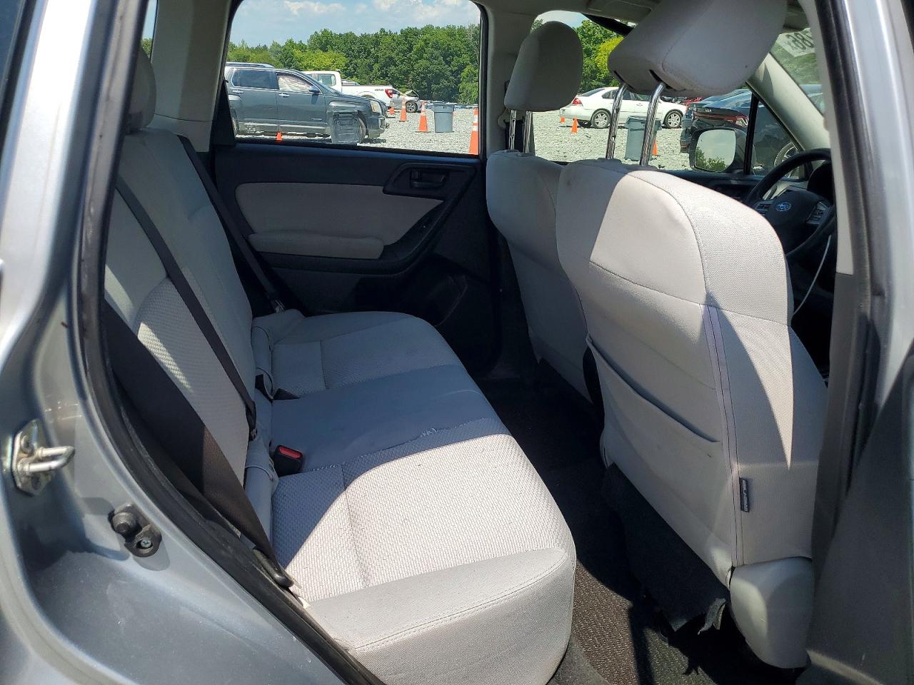 2014 Subaru Forester 2.5i Silver vin: JF2SJAAC3EH446884