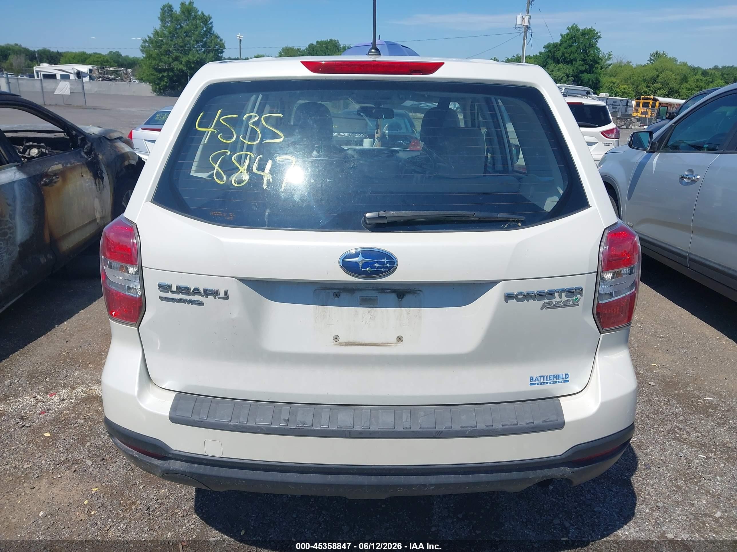 2014 Subaru Forester 2.5i Белый vin: JF2SJAAC3EH521650