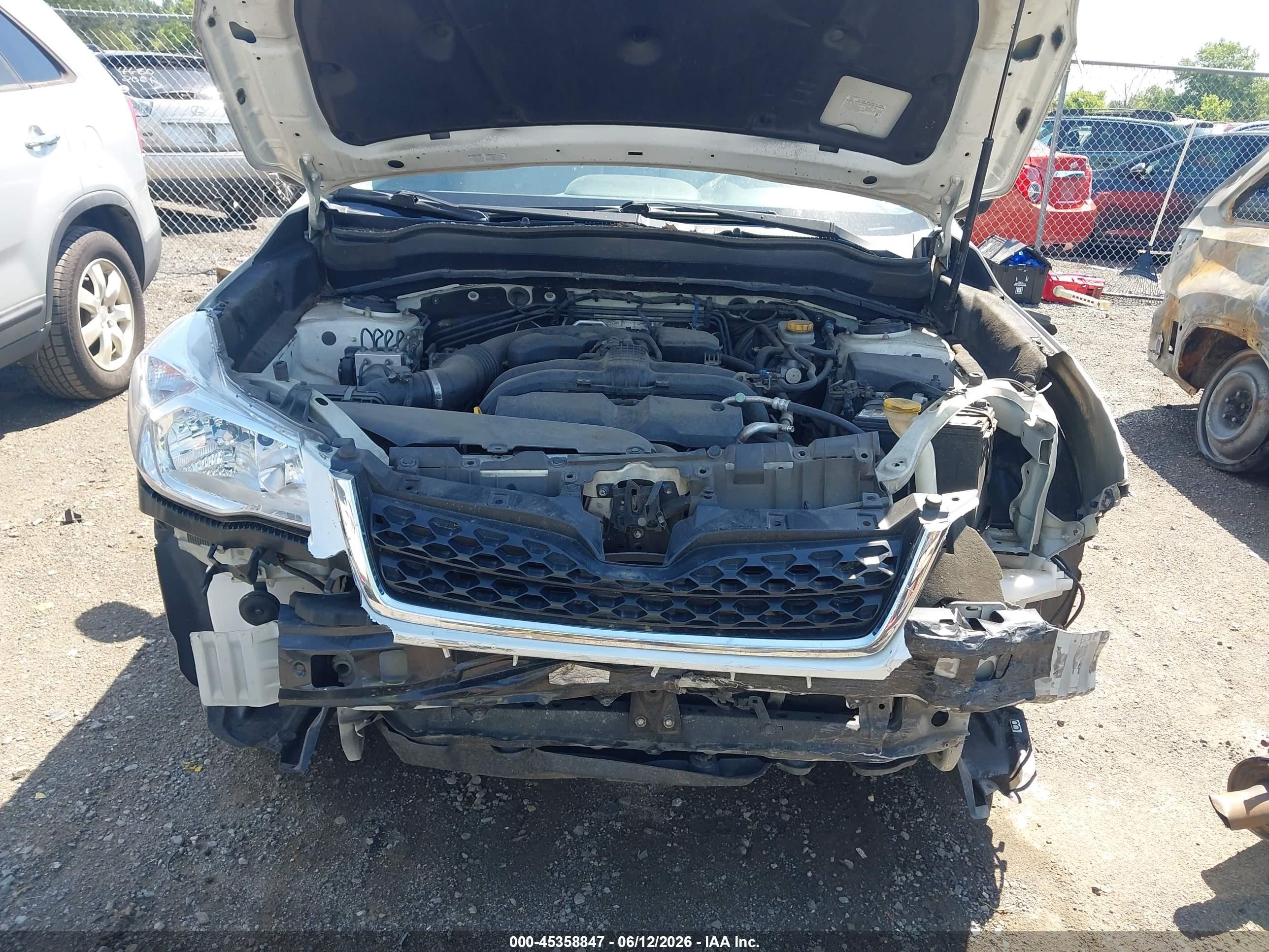 2014 Subaru Forester 2.5i Белый vin: JF2SJAAC3EH521650