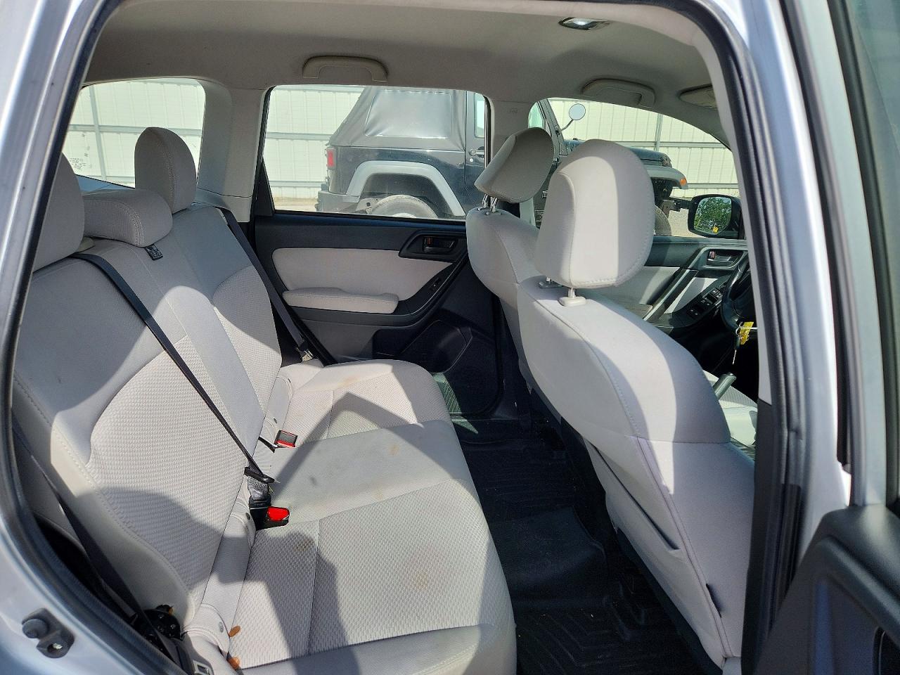 2014 Subaru Forester 2.5i Серебряный vin: JF2SJAAC4EG419649