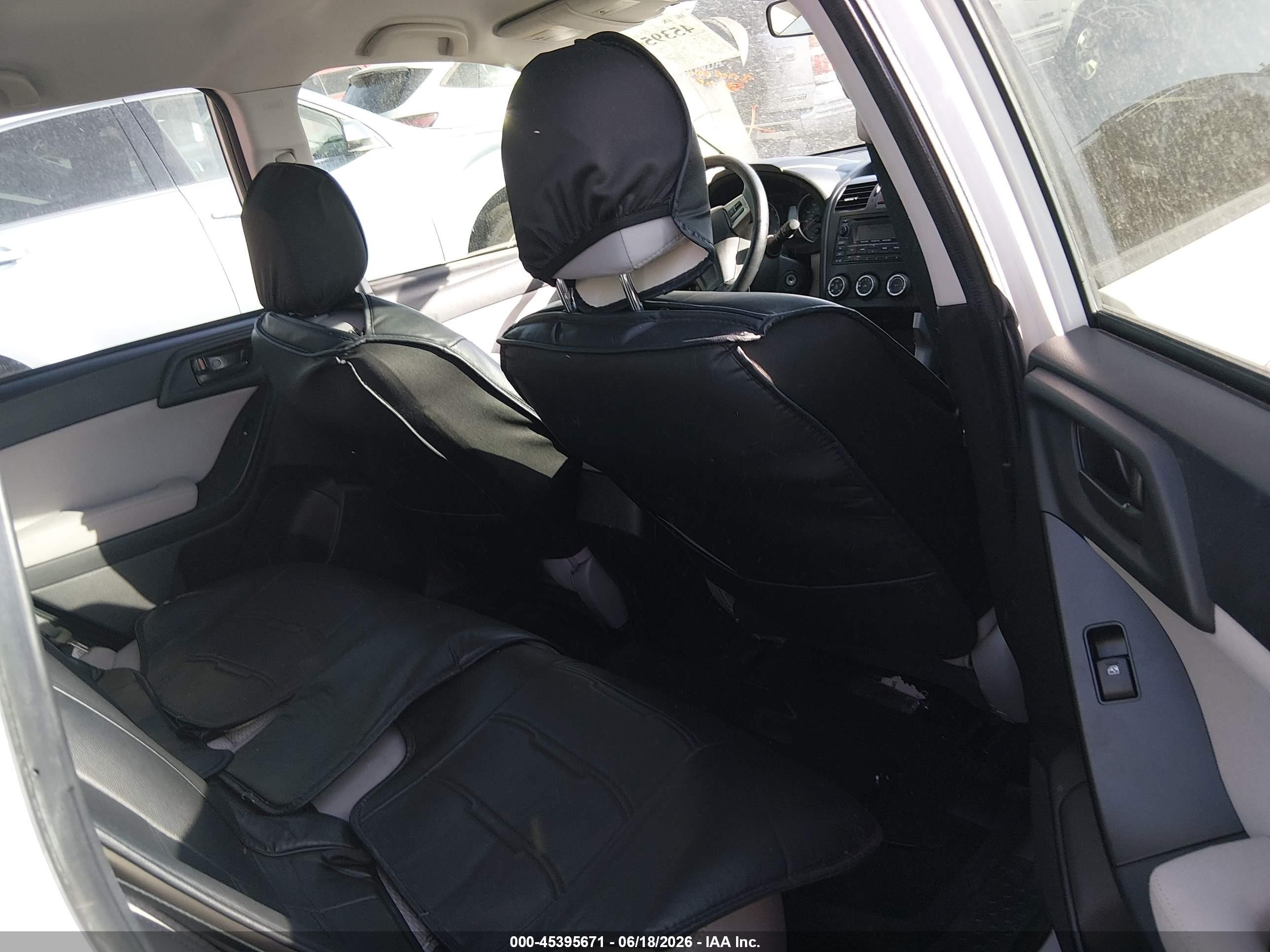 2014 Subaru Forester 2.5i White vin: JF2SJAAC4EH422996