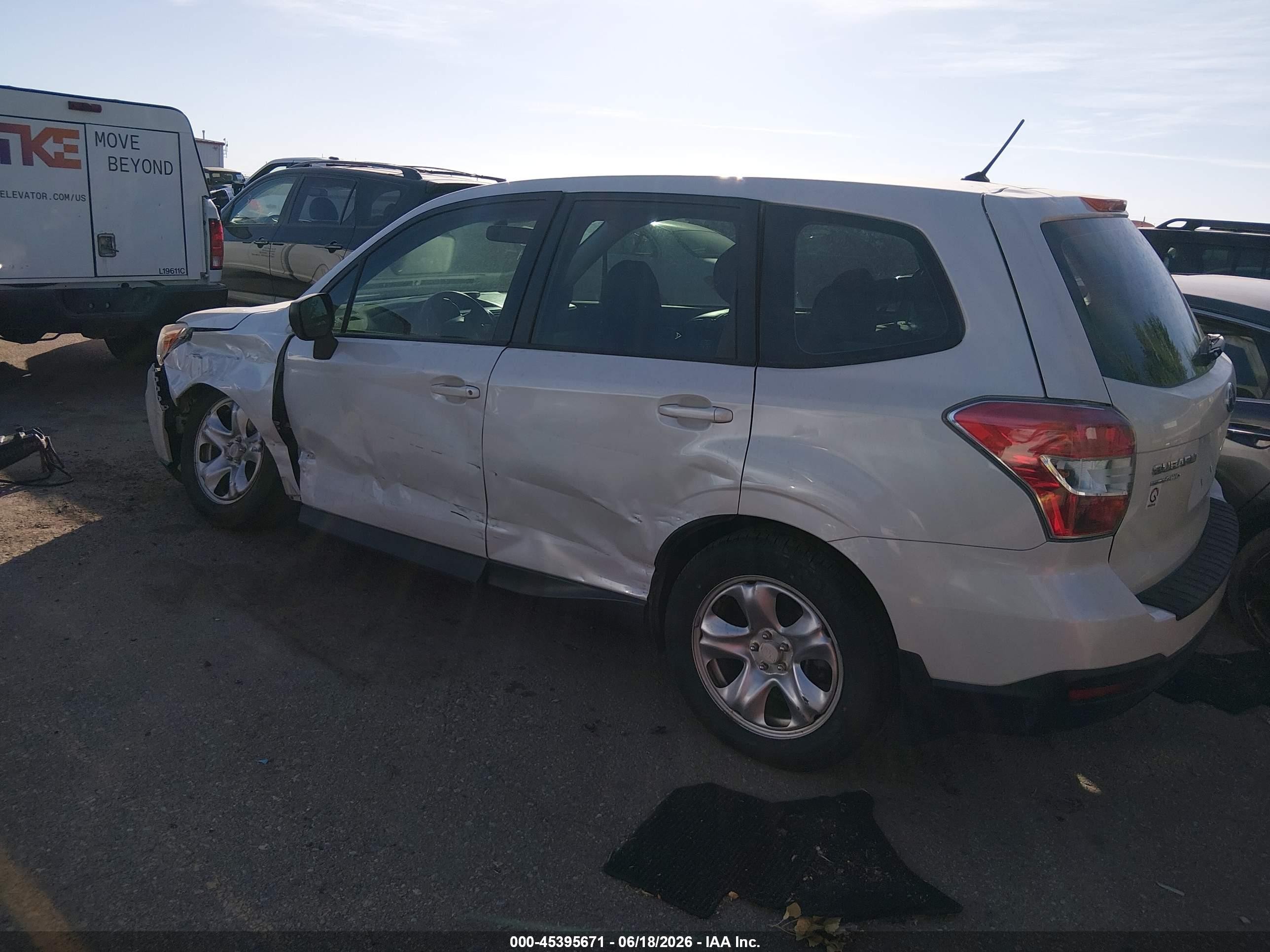 2014 Subaru Forester 2.5i White vin: JF2SJAAC4EH422996