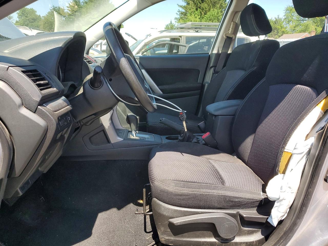 2014 Subaru Forester 2.5i Silver vin: JF2SJAAC4EH469574