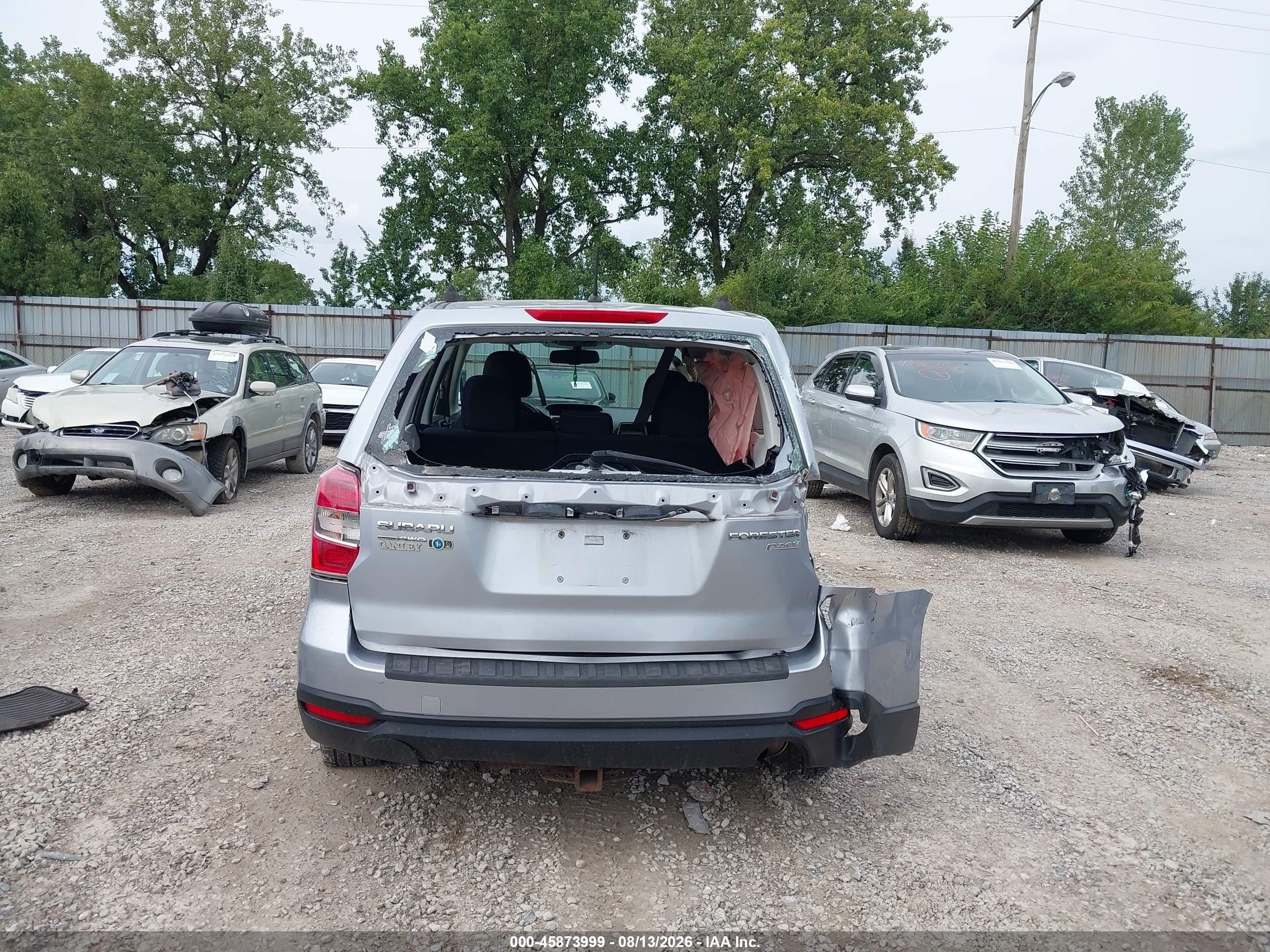 2014 Subaru Forester 2.5i Silver vin: JF2SJAAC4EH480297