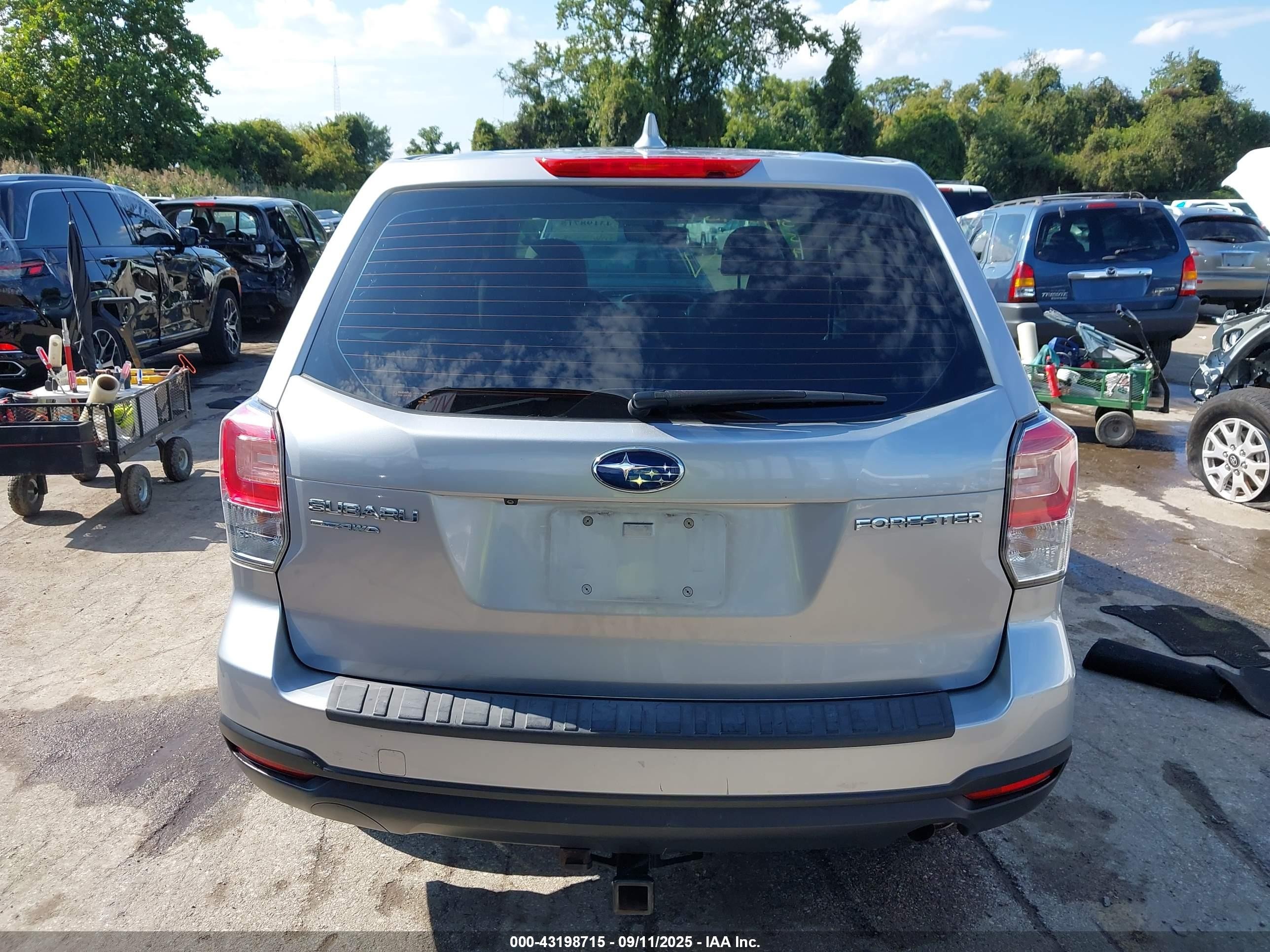 2018 Subaru Forester 2.5i Серый vin: JF2SJAAC4JH588025