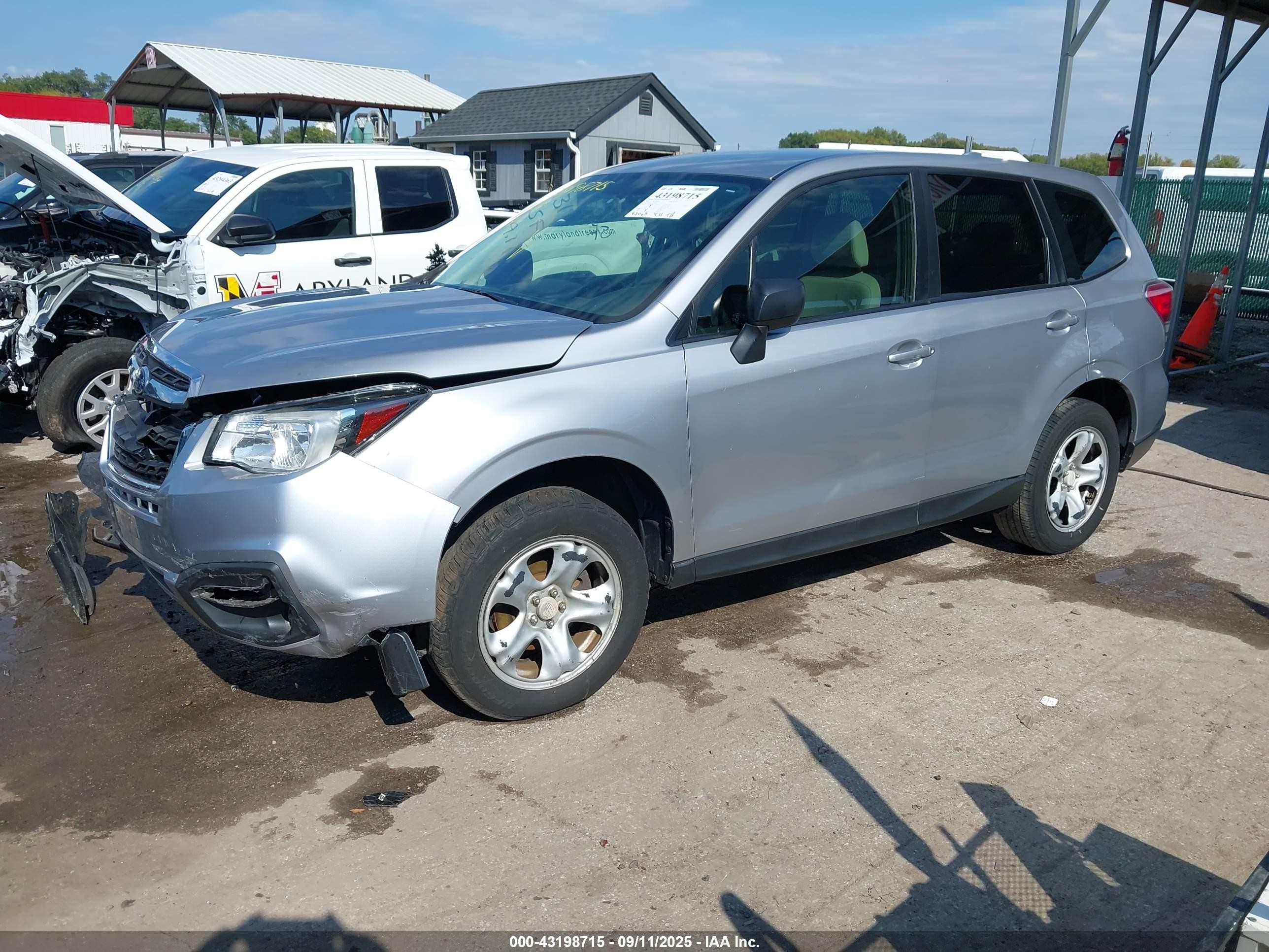 2018 Subaru Forester 2.5i Серый vin: JF2SJAAC4JH588025