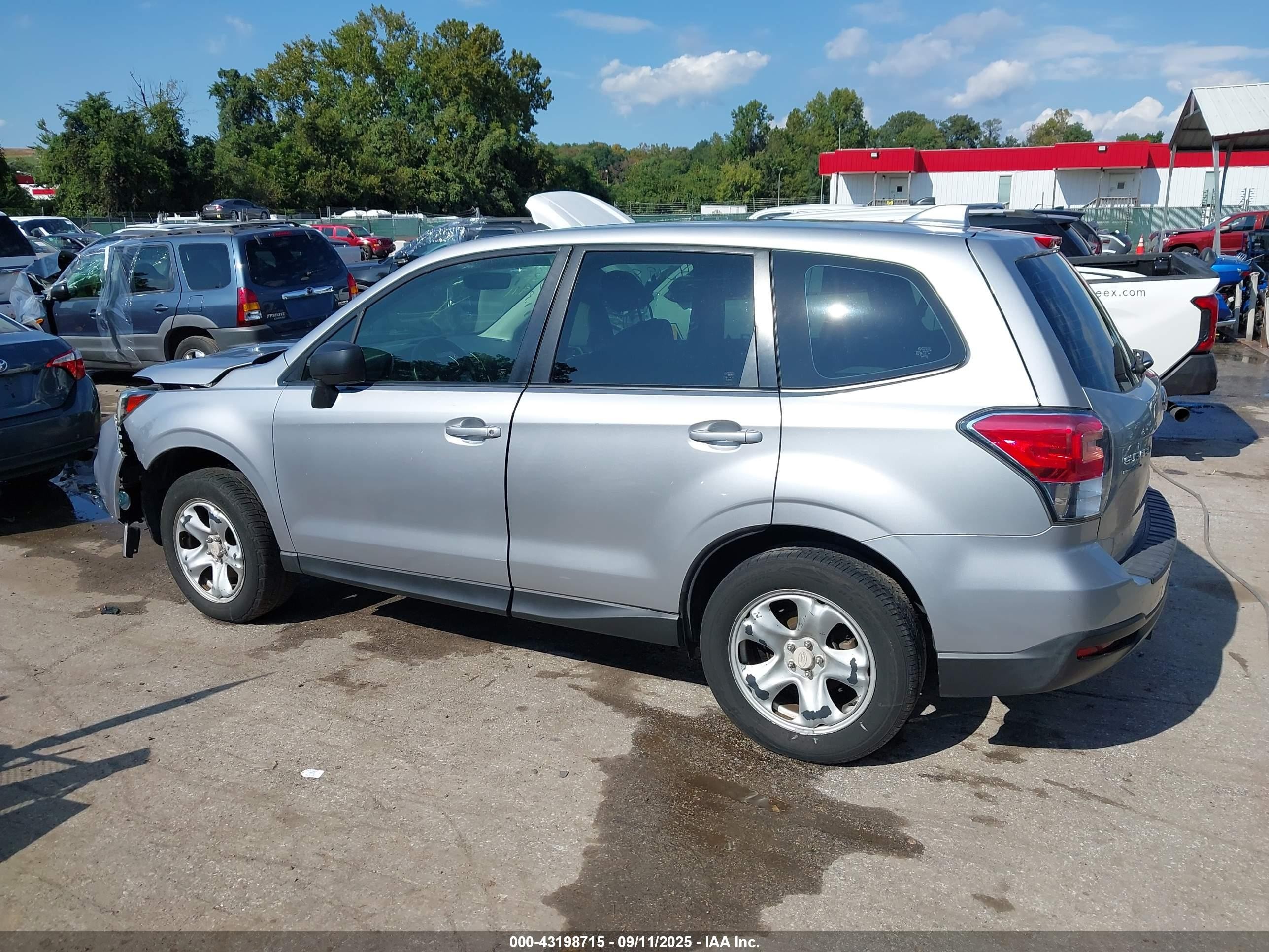 2018 Subaru Forester 2.5i Серый vin: JF2SJAAC4JH588025