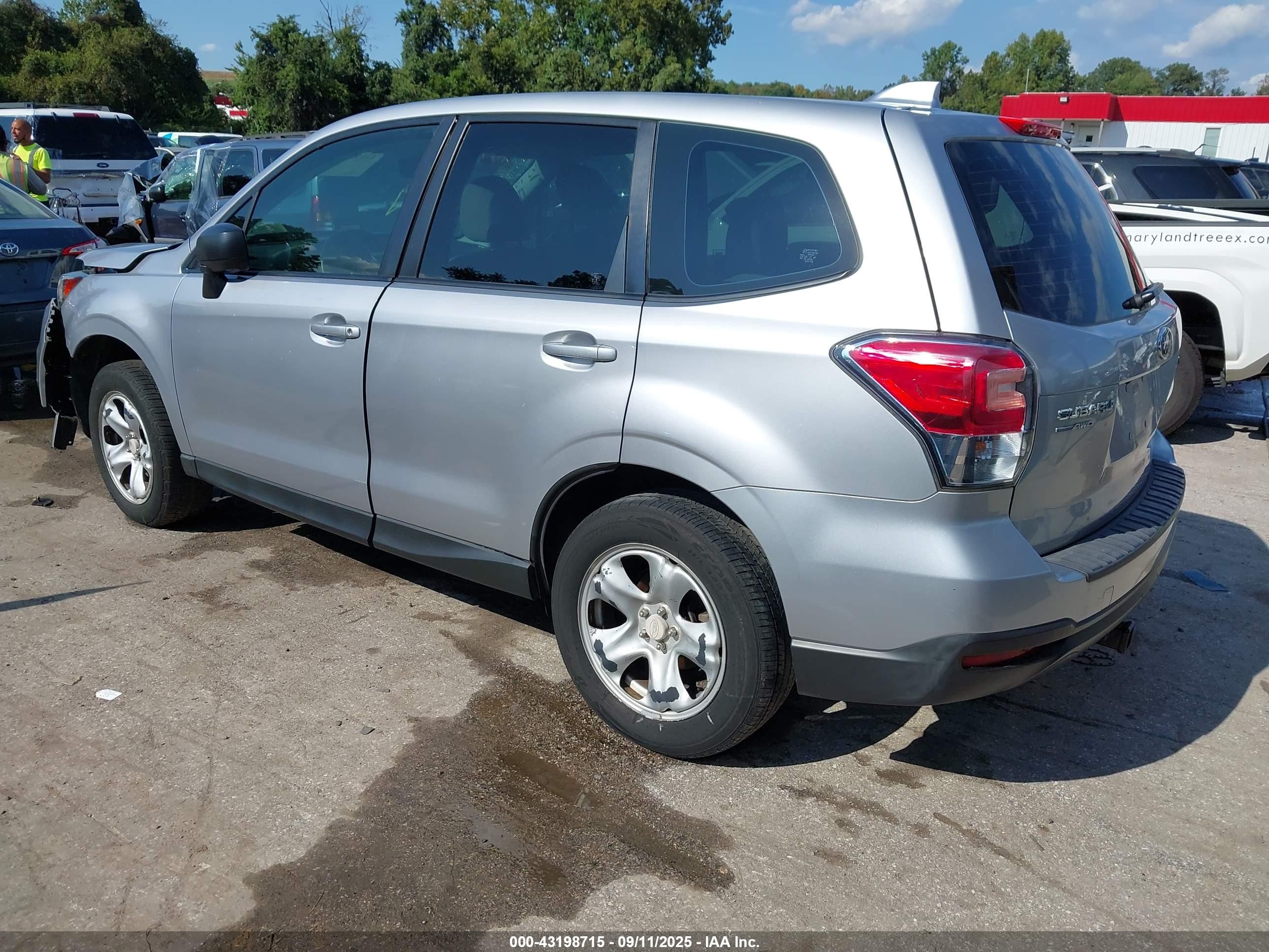 2018 Subaru Forester 2.5i Серый vin: JF2SJAAC4JH588025