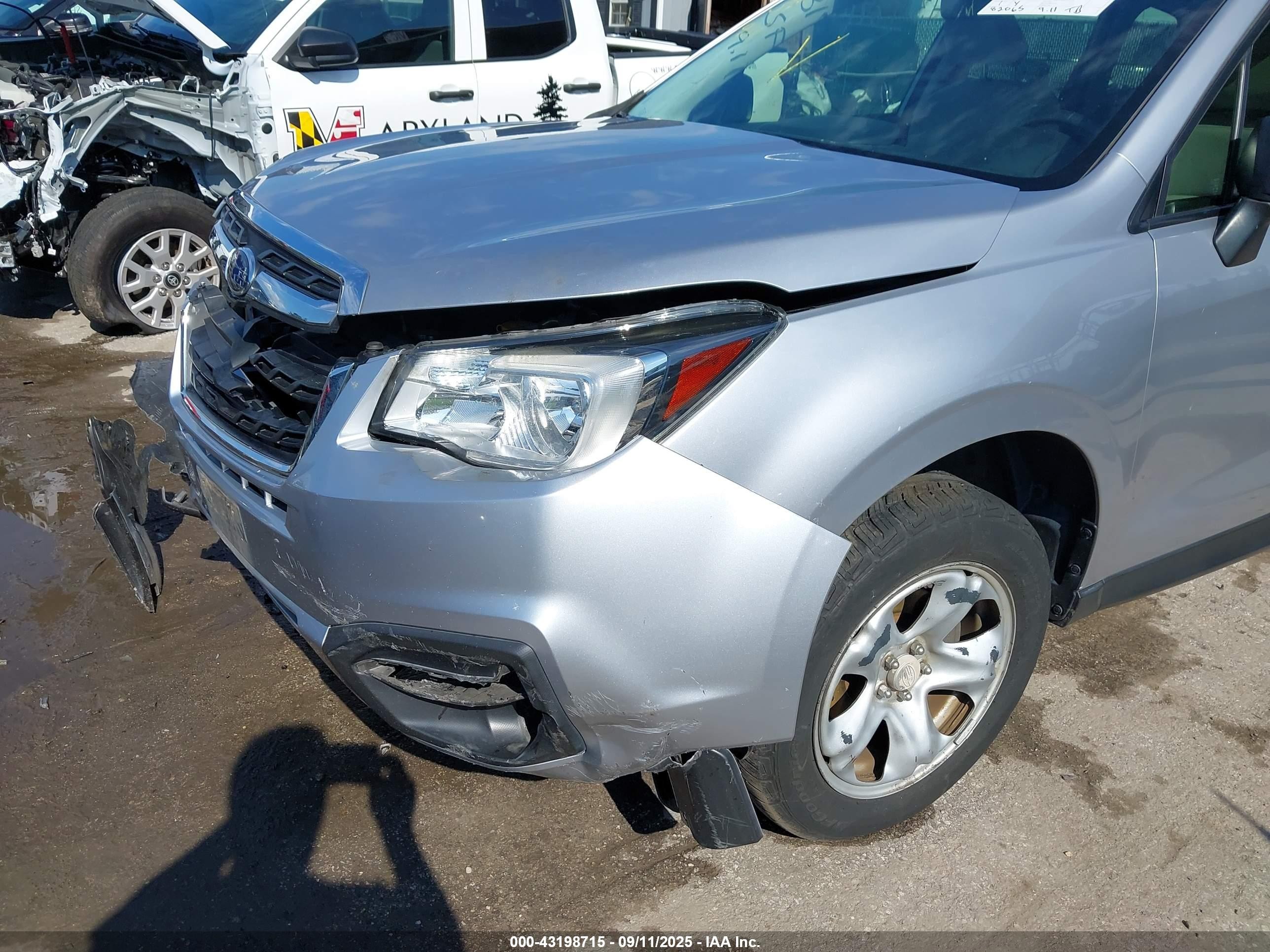 2018 Subaru Forester 2.5i Серый vin: JF2SJAAC4JH588025