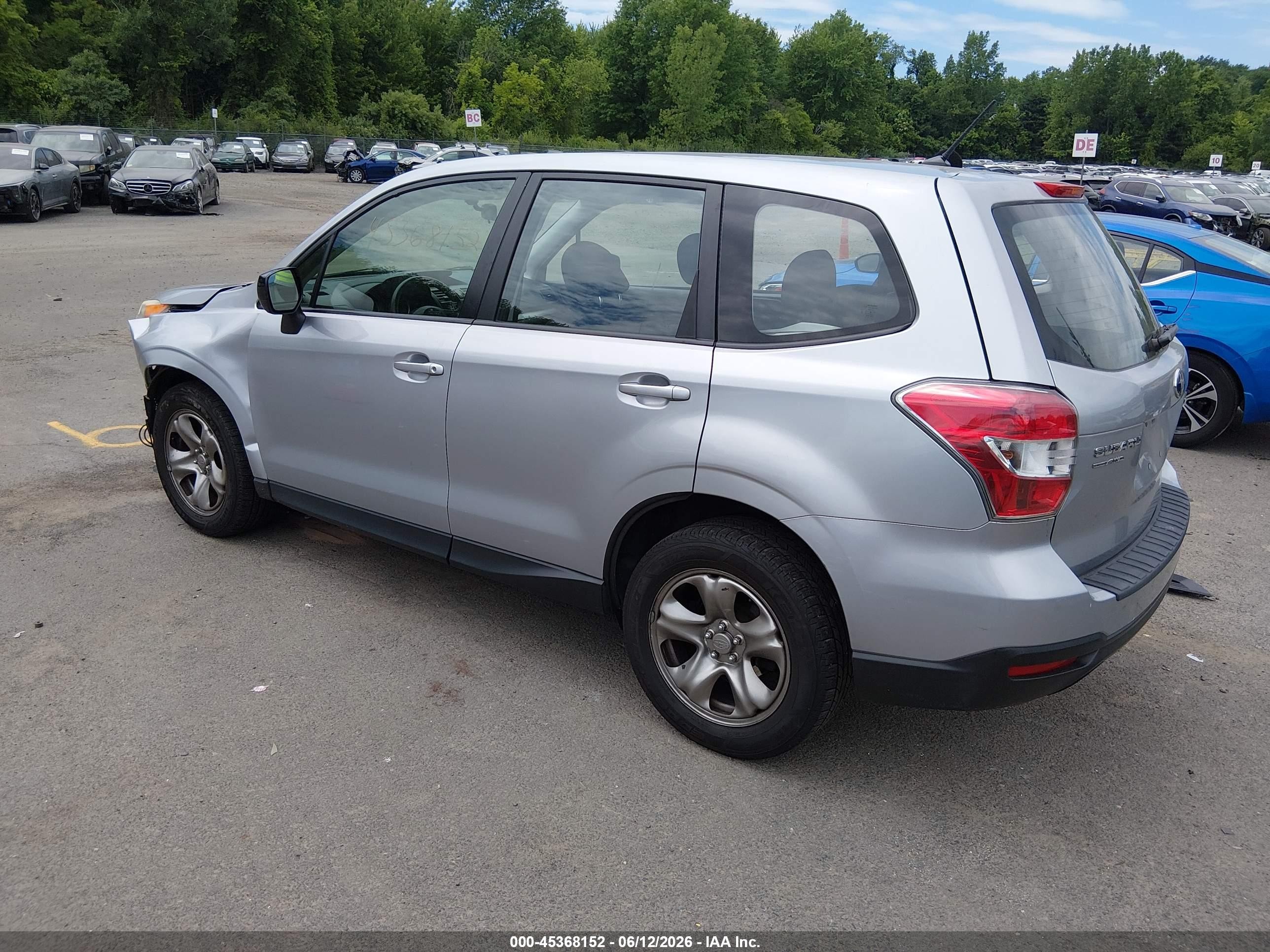 2014 Subaru Forester 2.5i Silver vin: JF2SJAAC5EH528132
