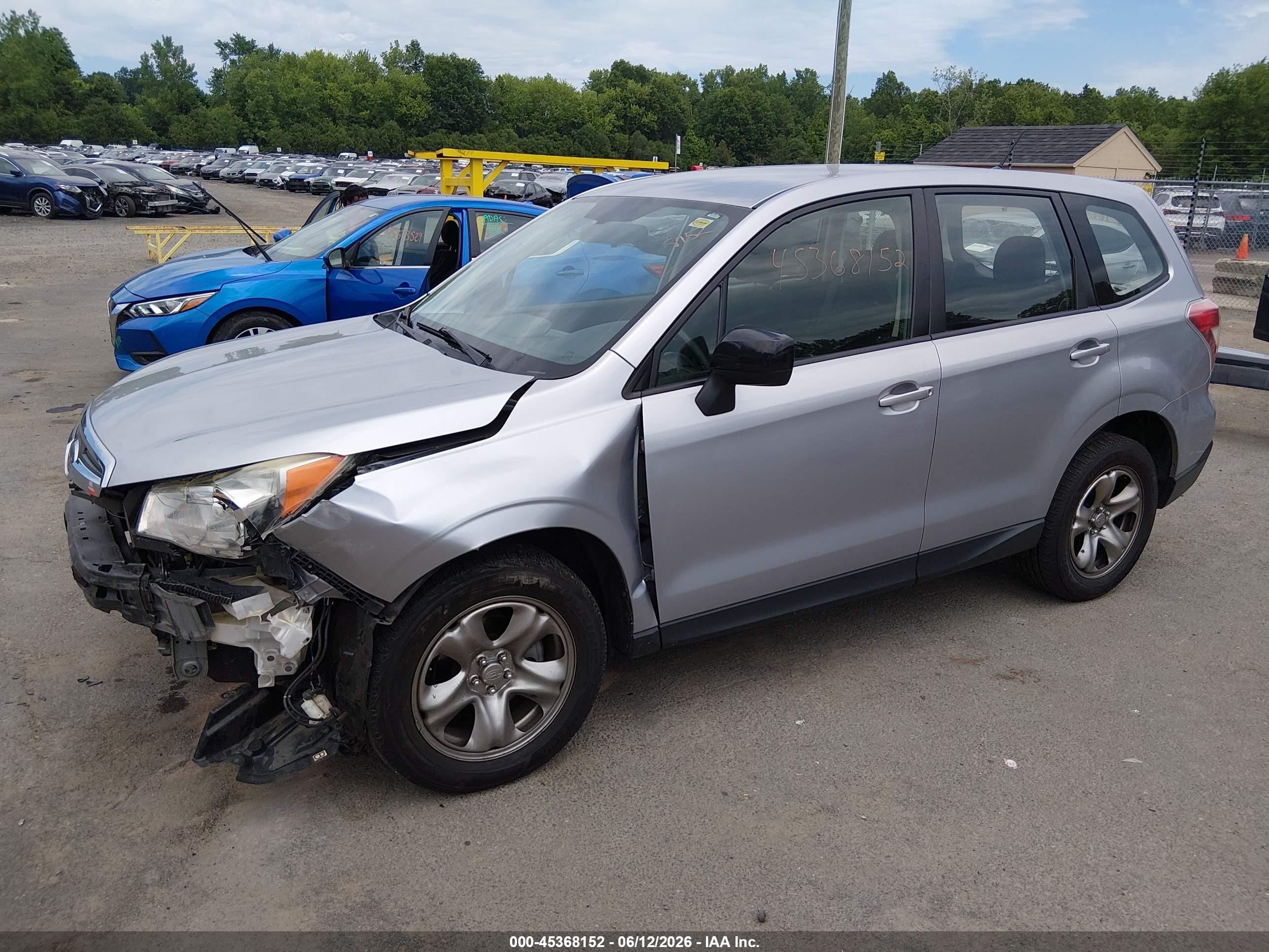 2014 Subaru Forester 2.5i Silver vin: JF2SJAAC5EH528132