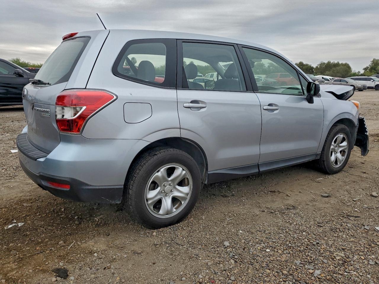 2014 Subaru Forester 2.5i Silver vin: JF2SJAAC6EH480267