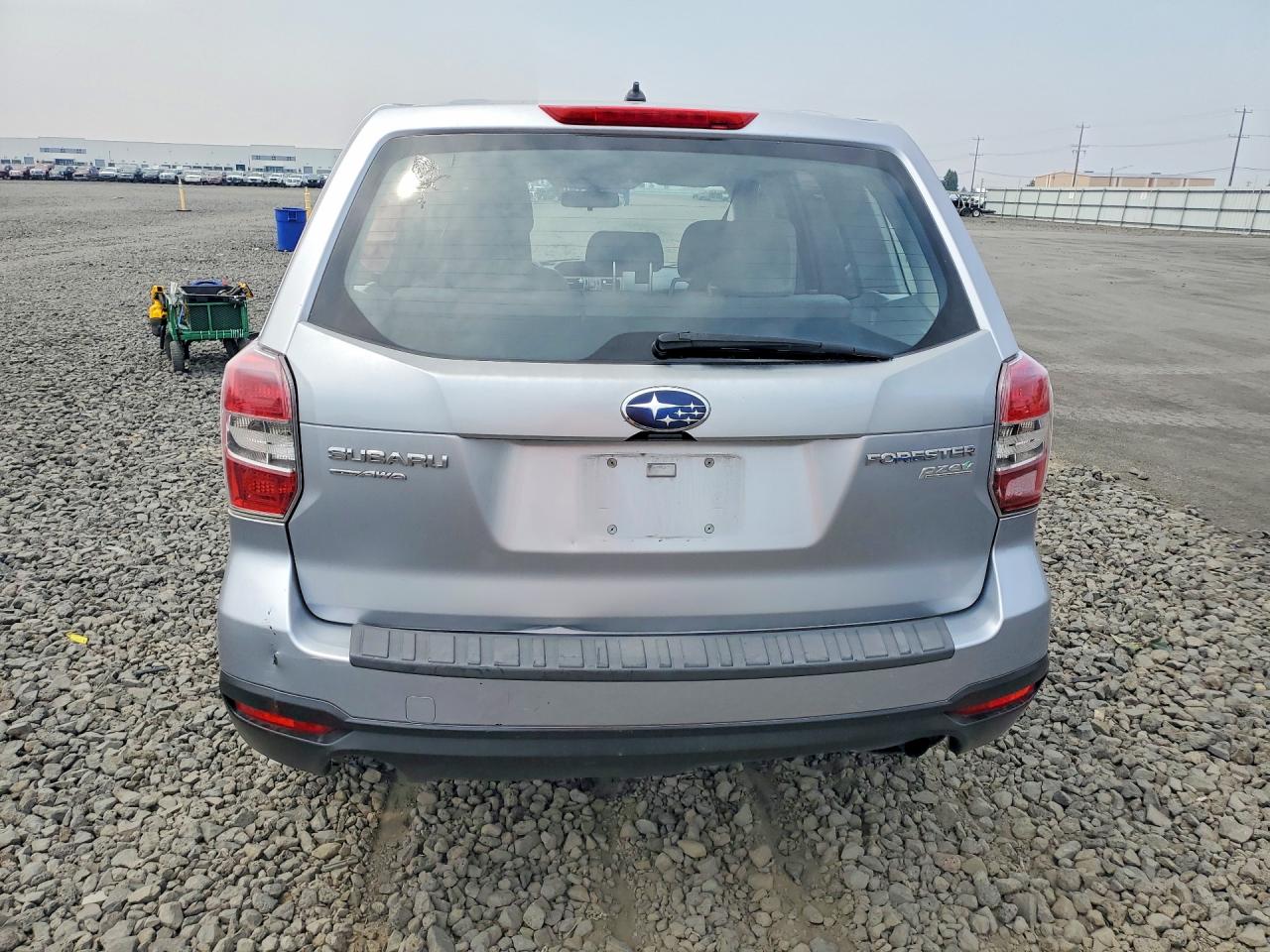 2014 Subaru Forester 2.5i Silver vin: JF2SJAAC6EH486148