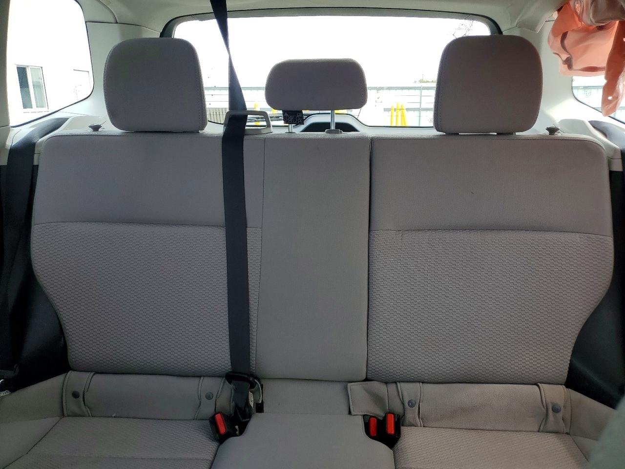 2014 Subaru Forester 2.5i Silver vin: JF2SJAAC6EH486148