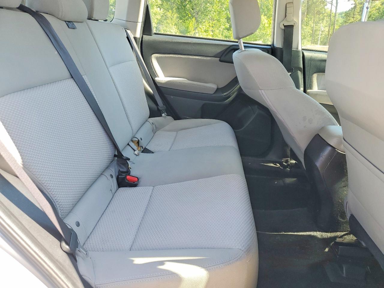 2014 Subaru Forester 2.5i Silver vin: JF2SJAAC6EH507385