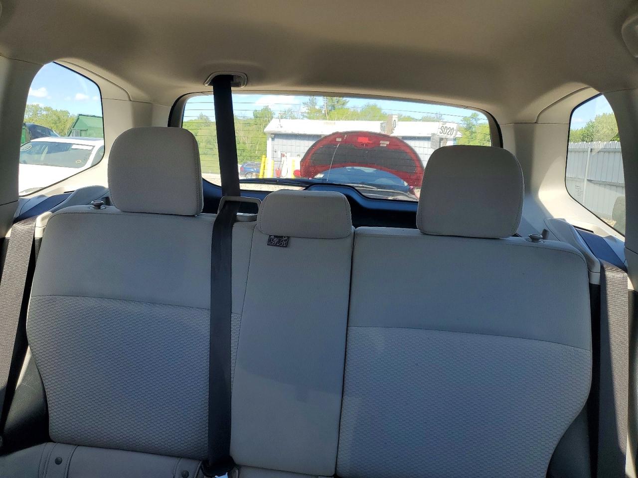 2014 Subaru Forester 2.5i Silver vin: JF2SJAAC6EH507385