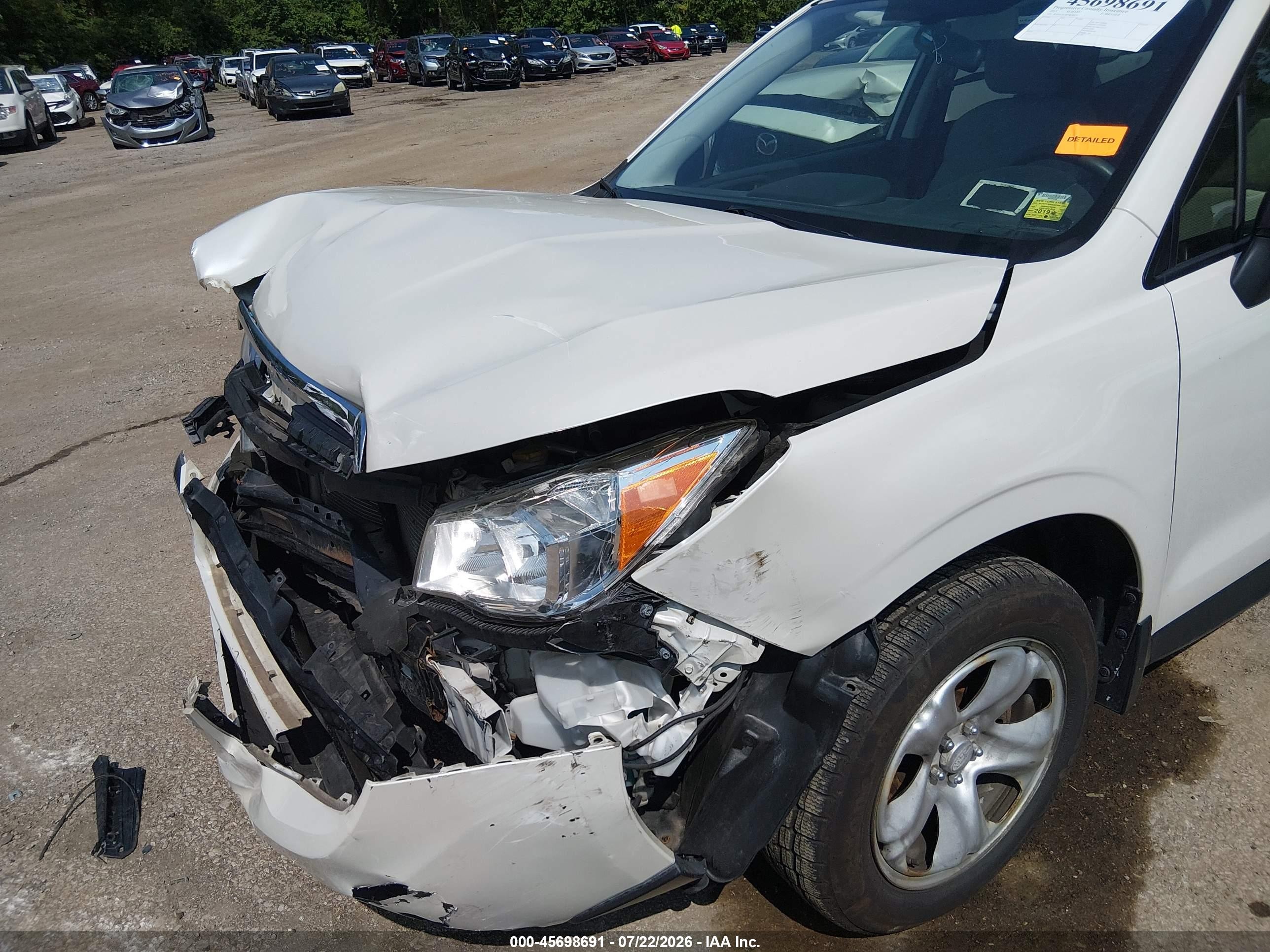 2015 Subaru Forester 2.5i White vin: JF2SJAAC6FH818655