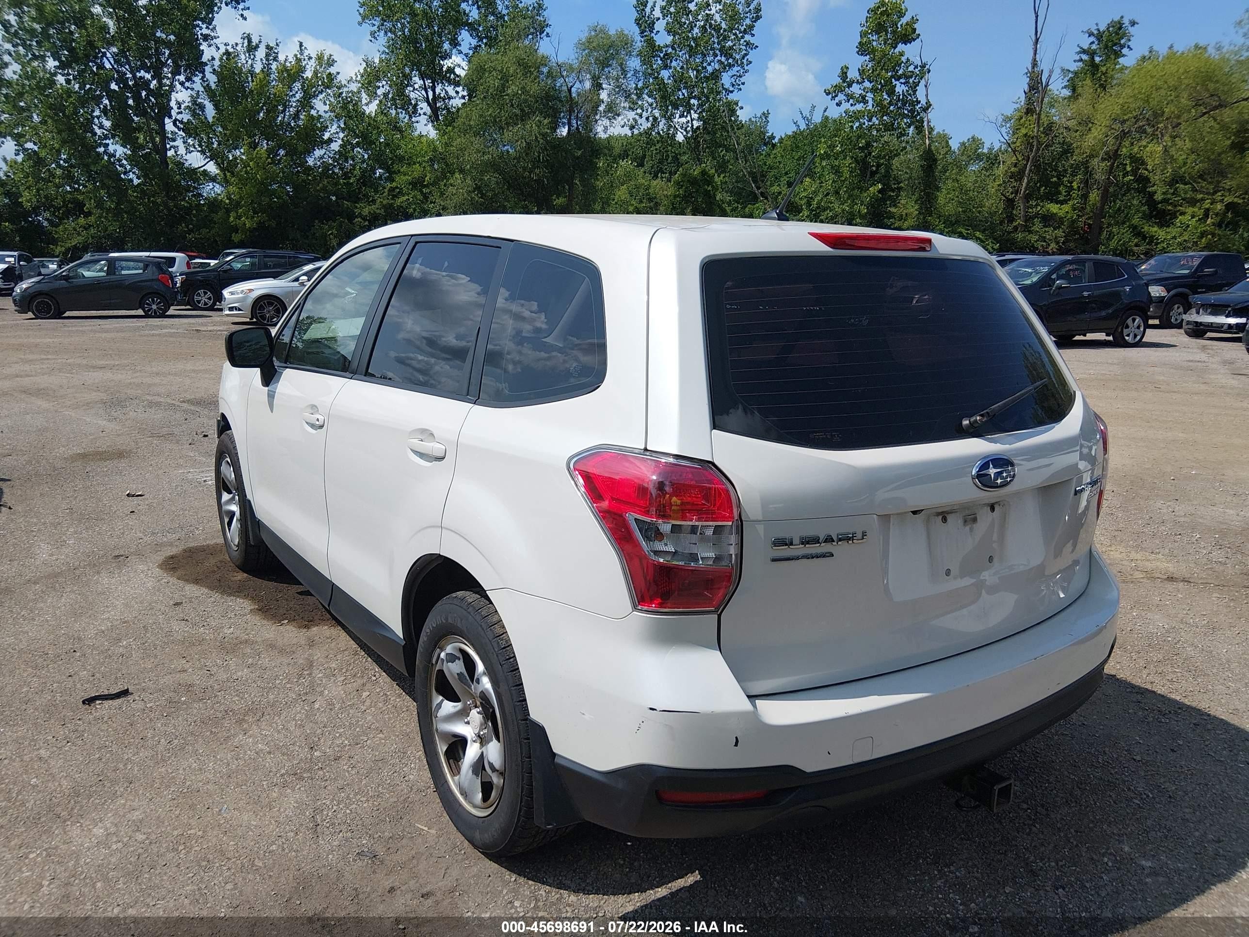 2015 Subaru Forester 2.5i White vin: JF2SJAAC6FH818655