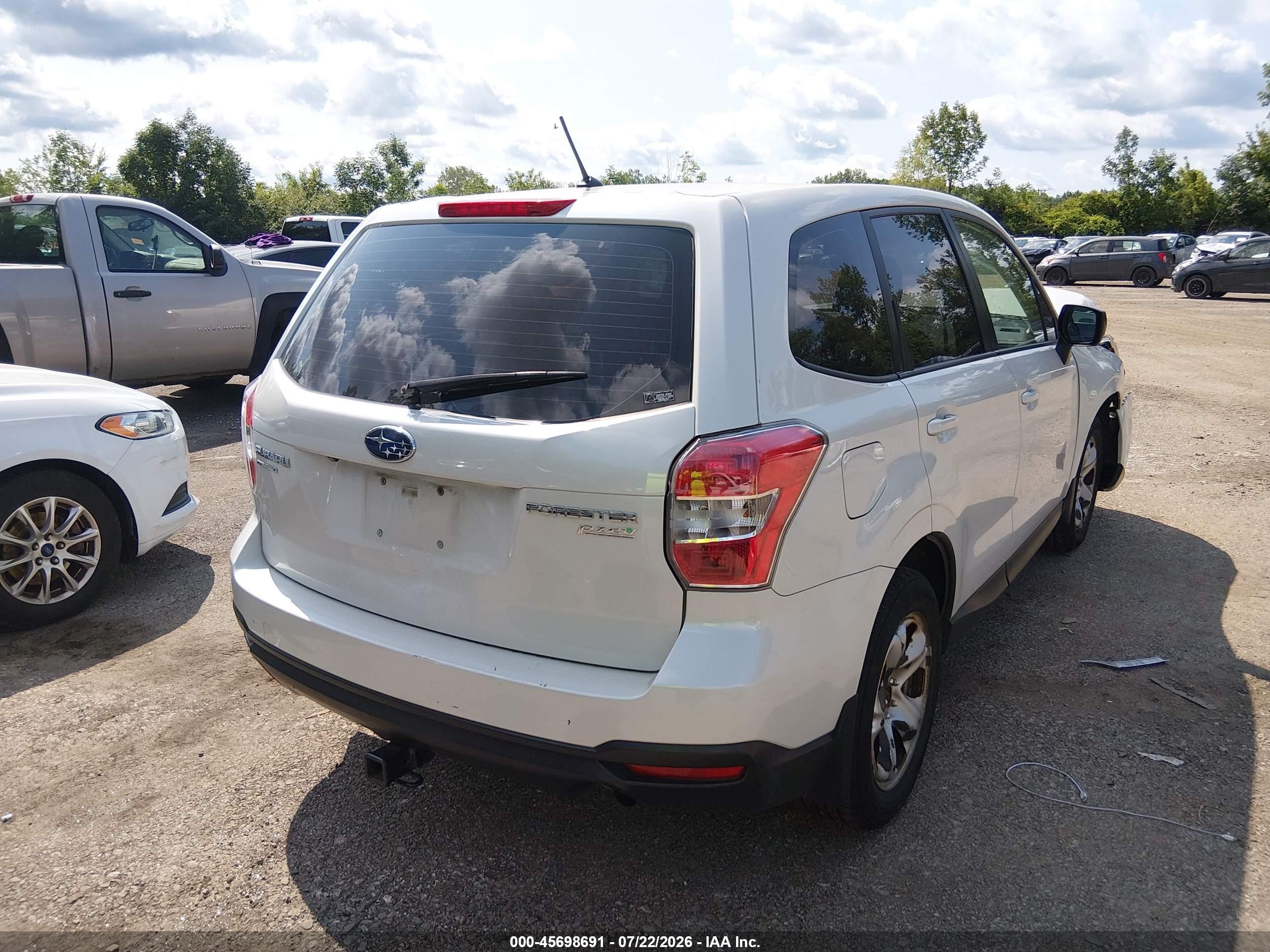 2015 Subaru Forester 2.5i White vin: JF2SJAAC6FH818655