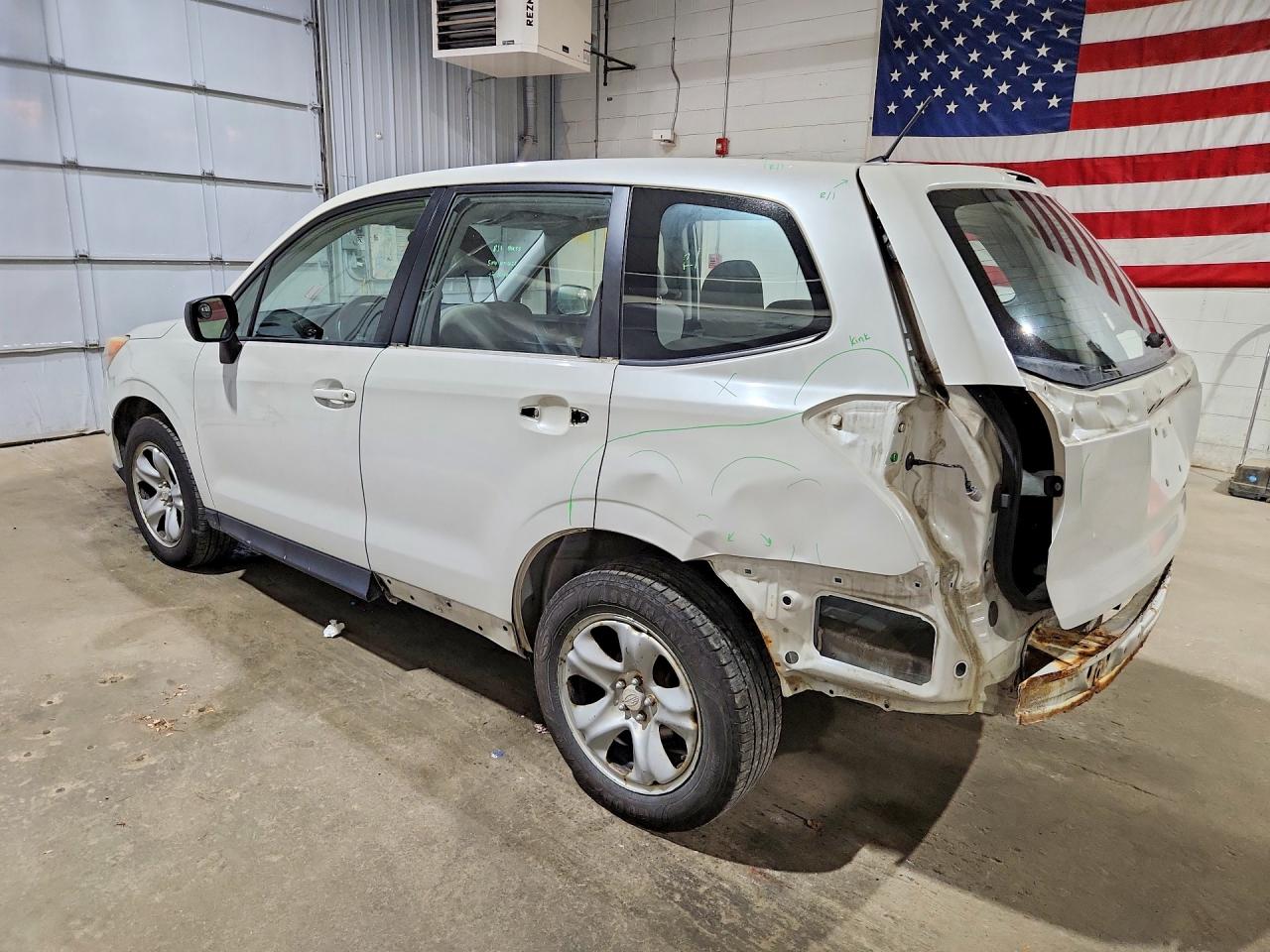 2014 Subaru Forester 2.5i White vin: JF2SJAAC7EG426692