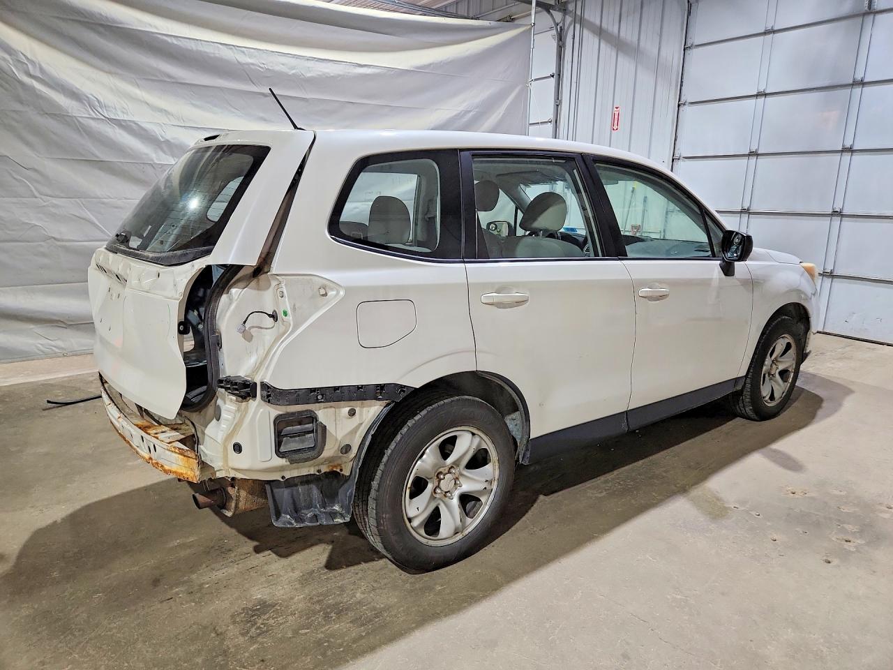2014 Subaru Forester 2.5i White vin: JF2SJAAC7EG426692