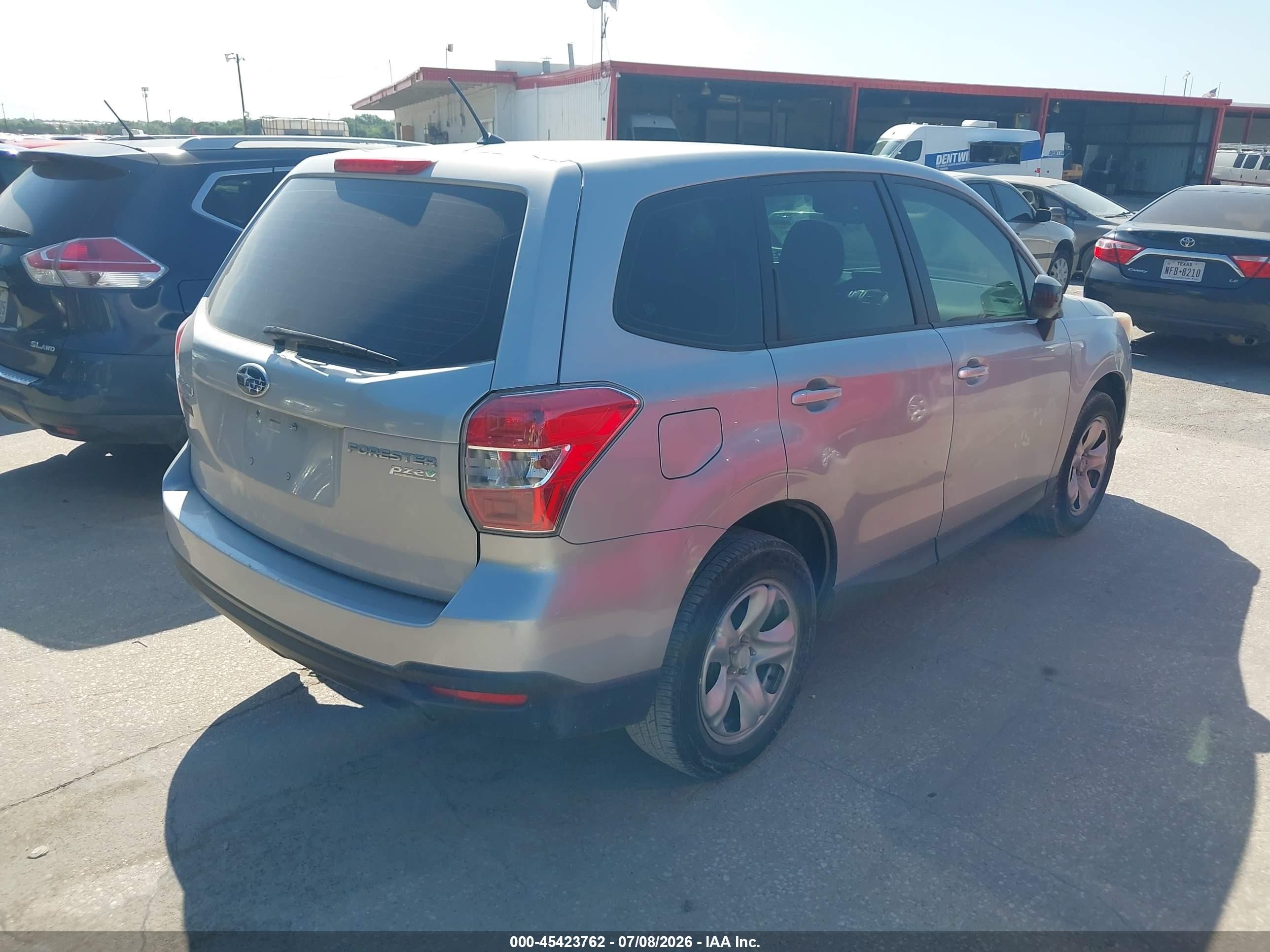 2014 Subaru Forester 2.5i Silver vin: JF2SJAAC7EH422099