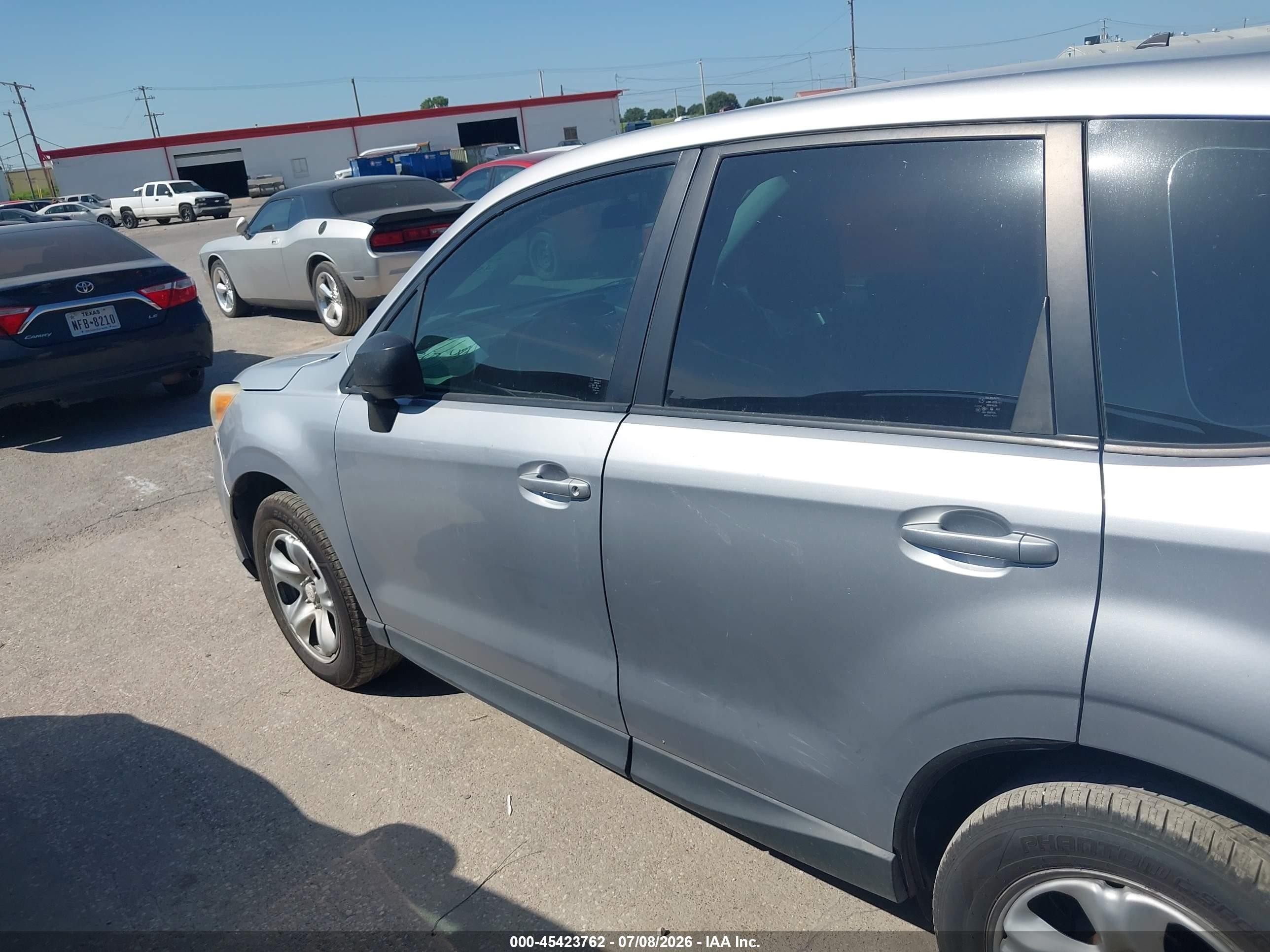2014 Subaru Forester 2.5i Silver vin: JF2SJAAC7EH422099