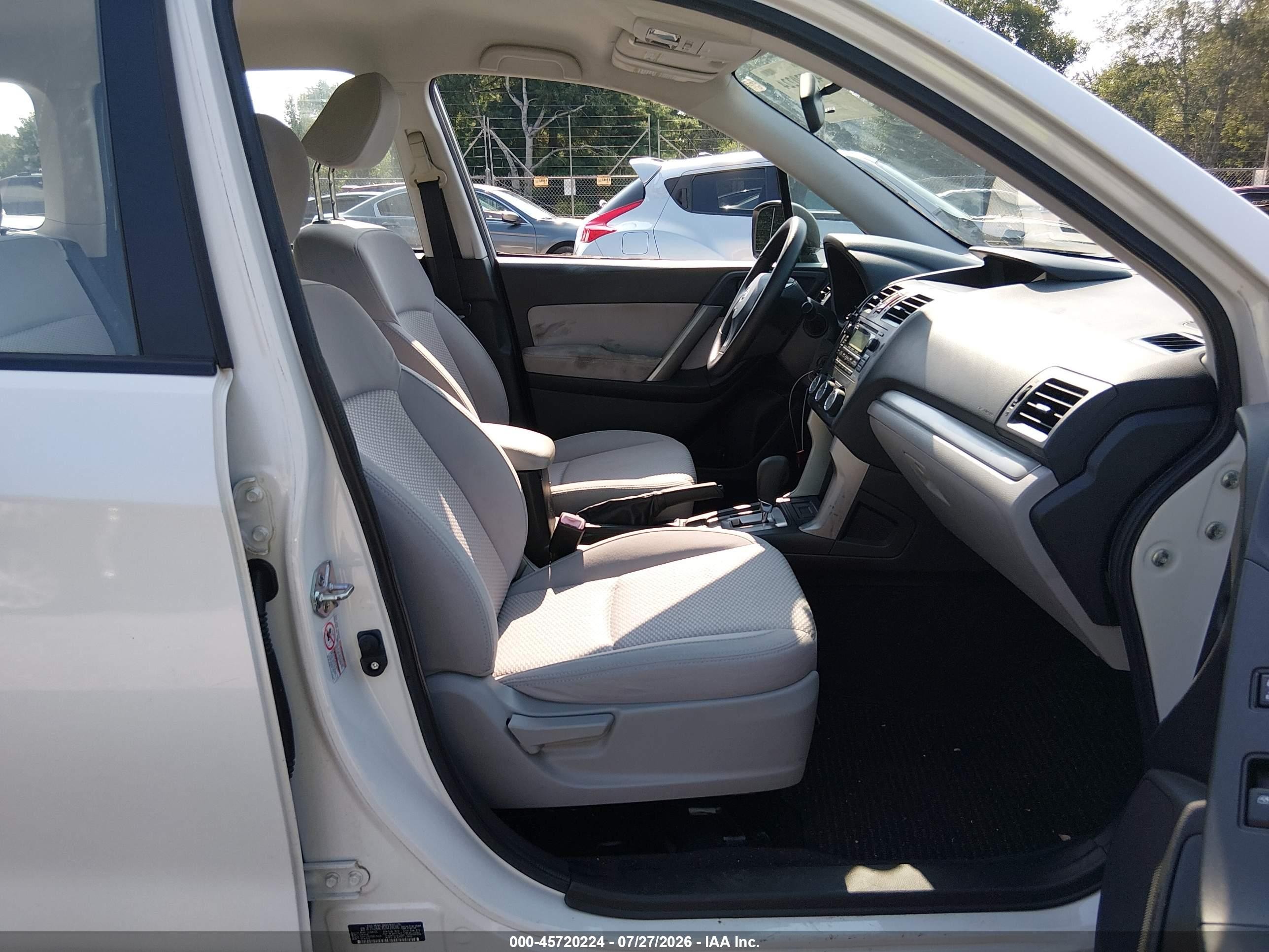 2014 Subaru Forester 2.5i White vin: JF2SJAAC7EH428095