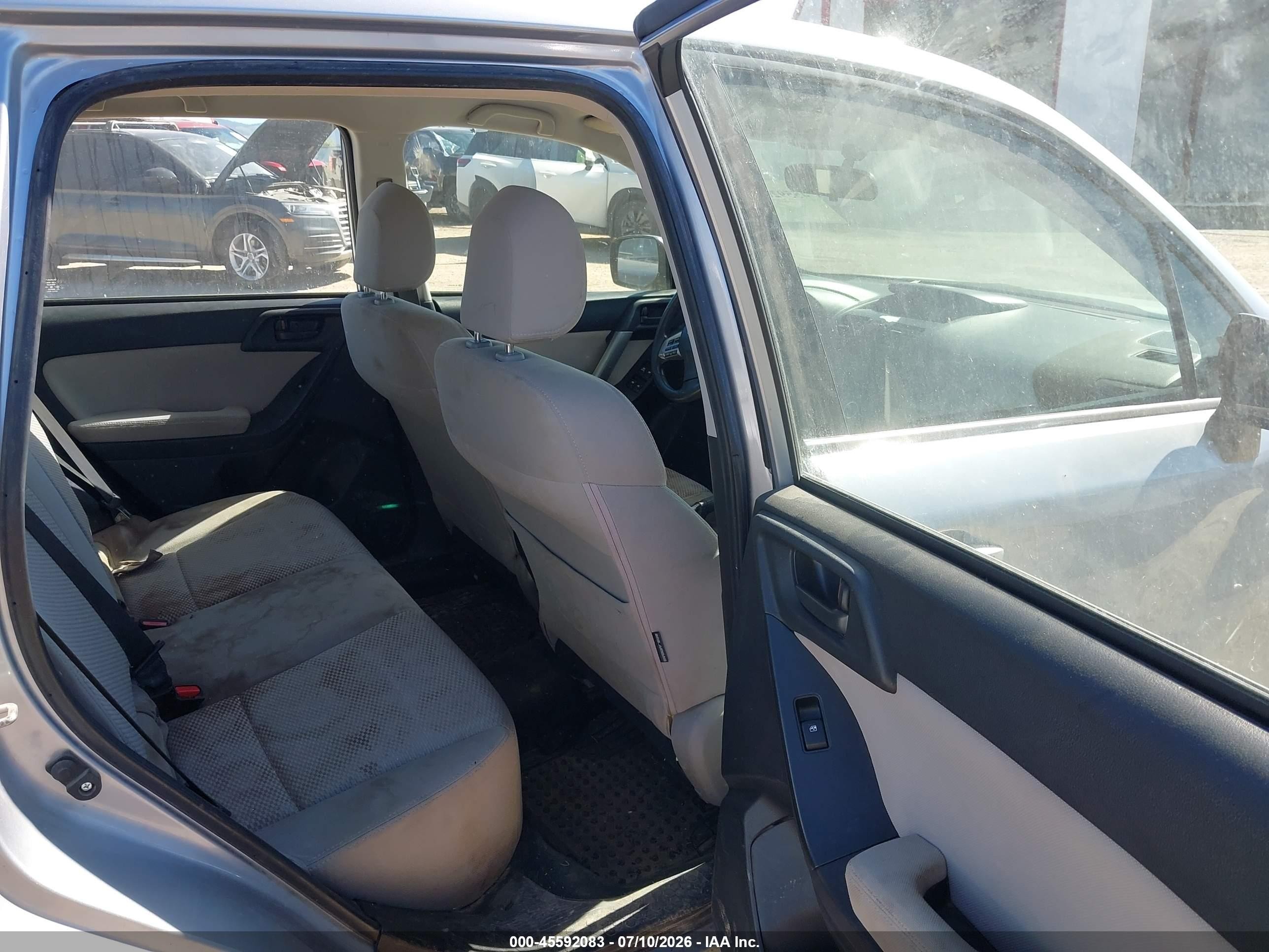 2014 Subaru Forester 2.5i Silver vin: JF2SJAAC7EH436617
