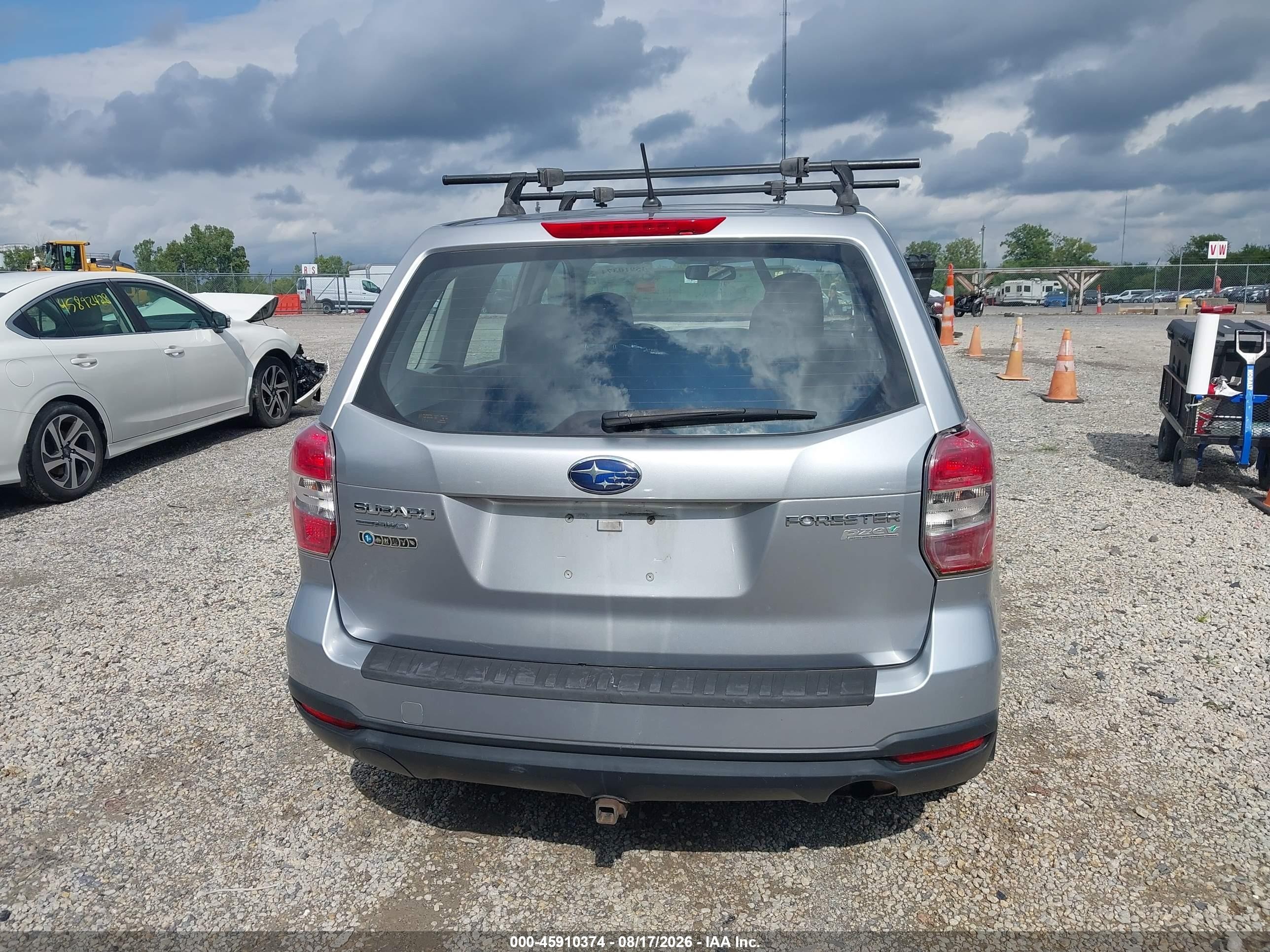 2014 Subaru Forester 2.5i Silver vin: JF2SJAAC7EH486241