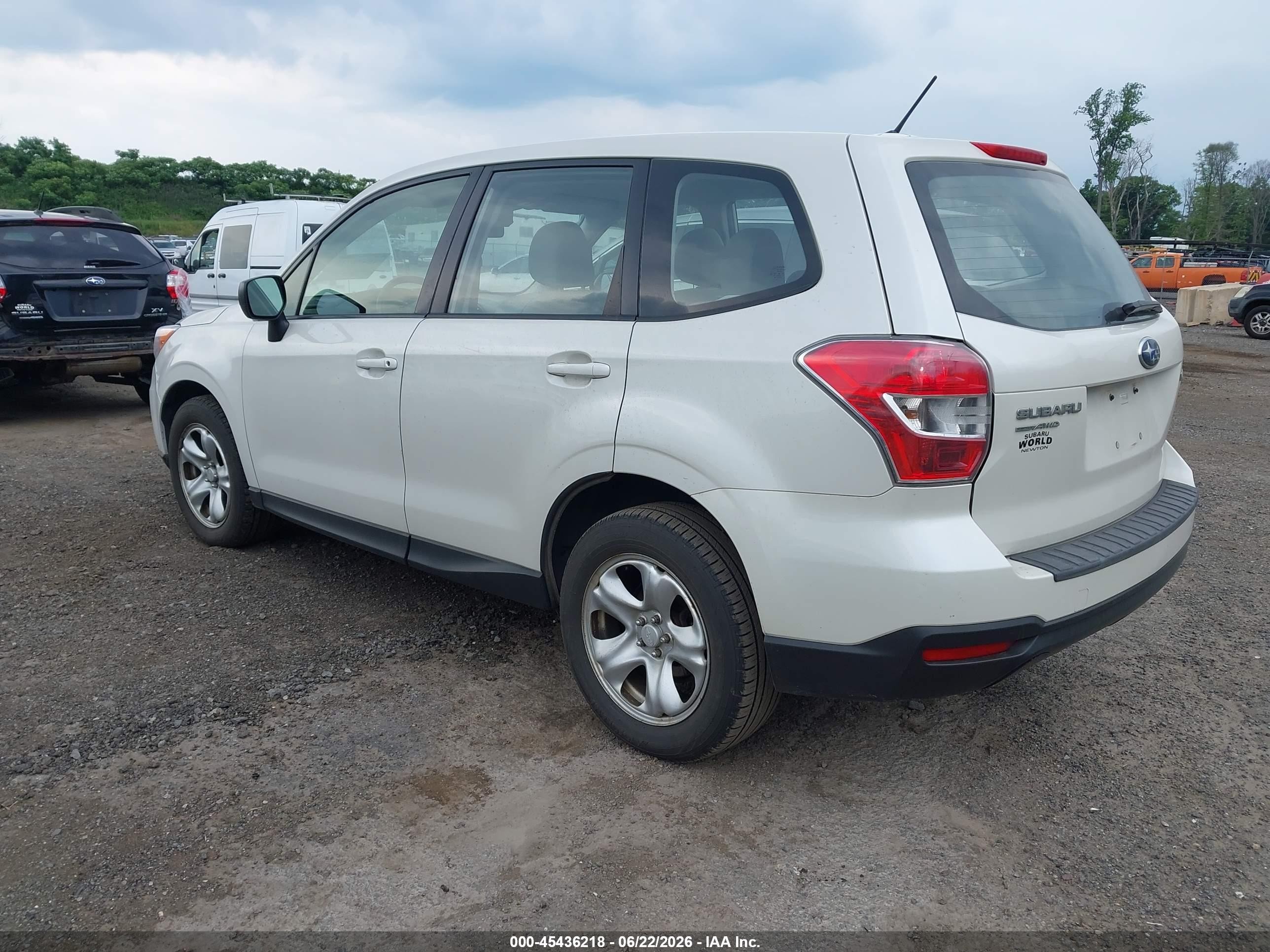 2014 Subaru Forester 2.5i White vin: JF2SJAAC7EH508089