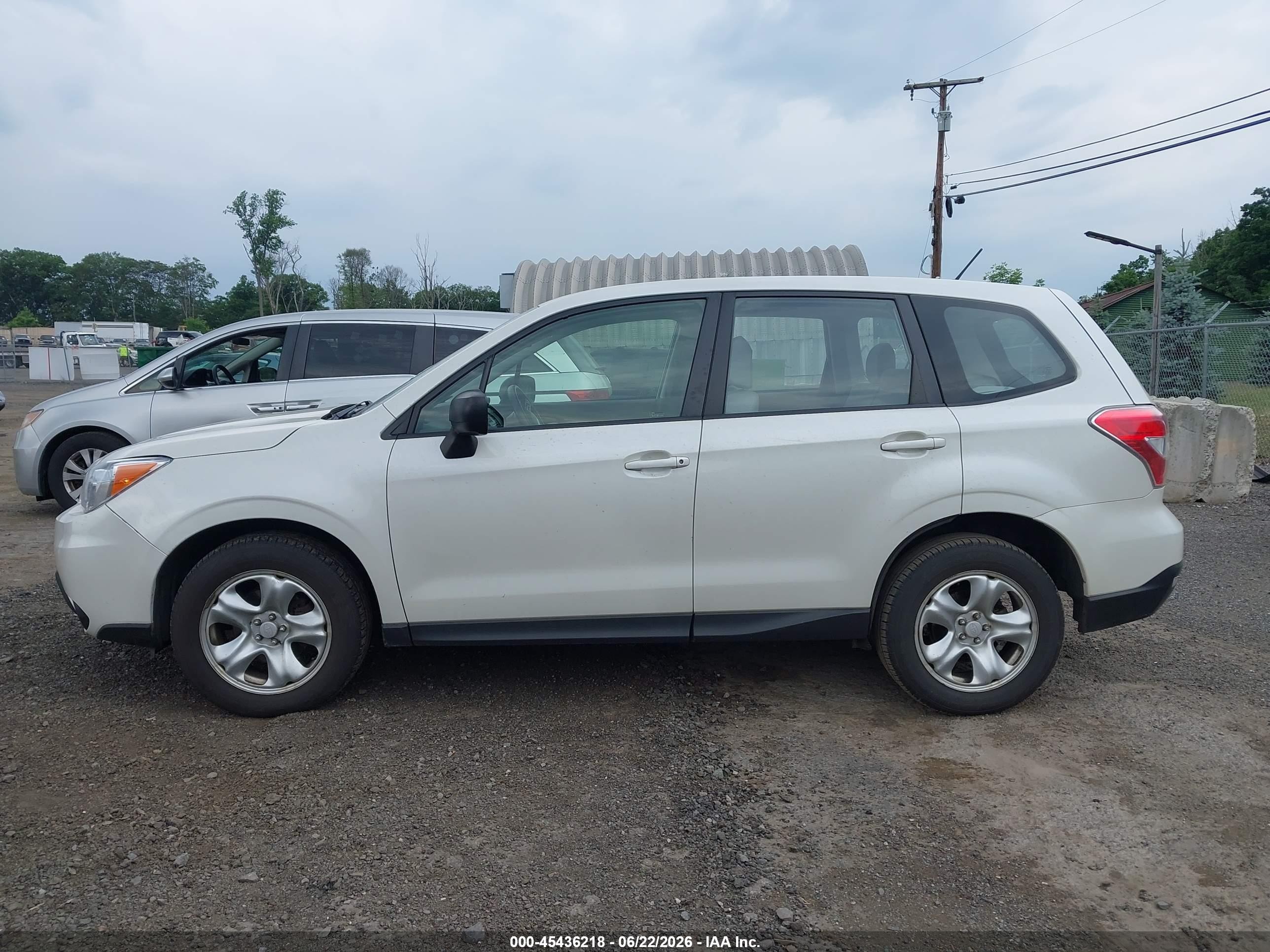 2014 Subaru Forester 2.5i White vin: JF2SJAAC7EH508089