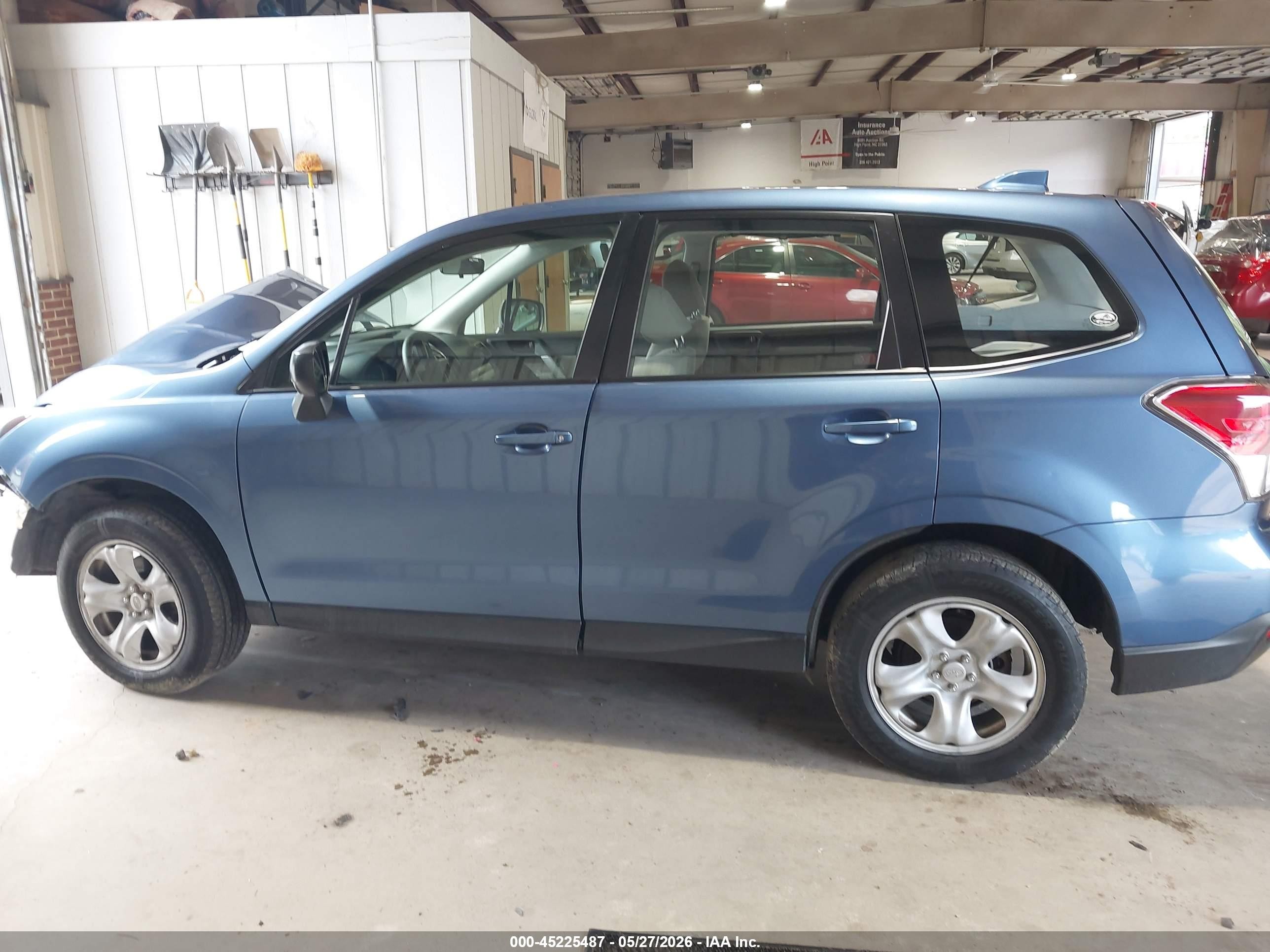 2018 Subaru Forester 2.5i Синий vin: JF2SJAAC7JG606801