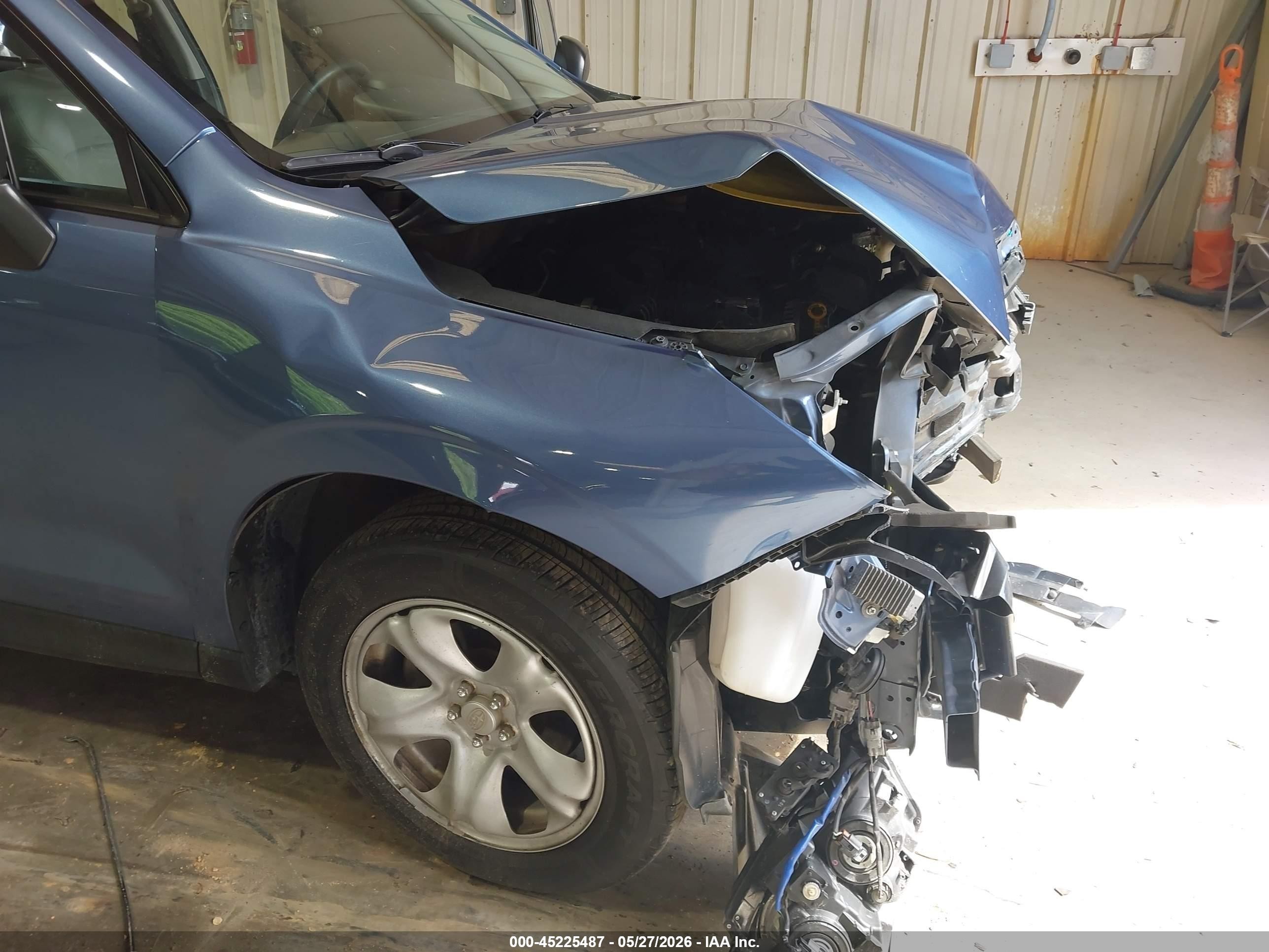 2018 Subaru Forester 2.5i Синий vin: JF2SJAAC7JG606801