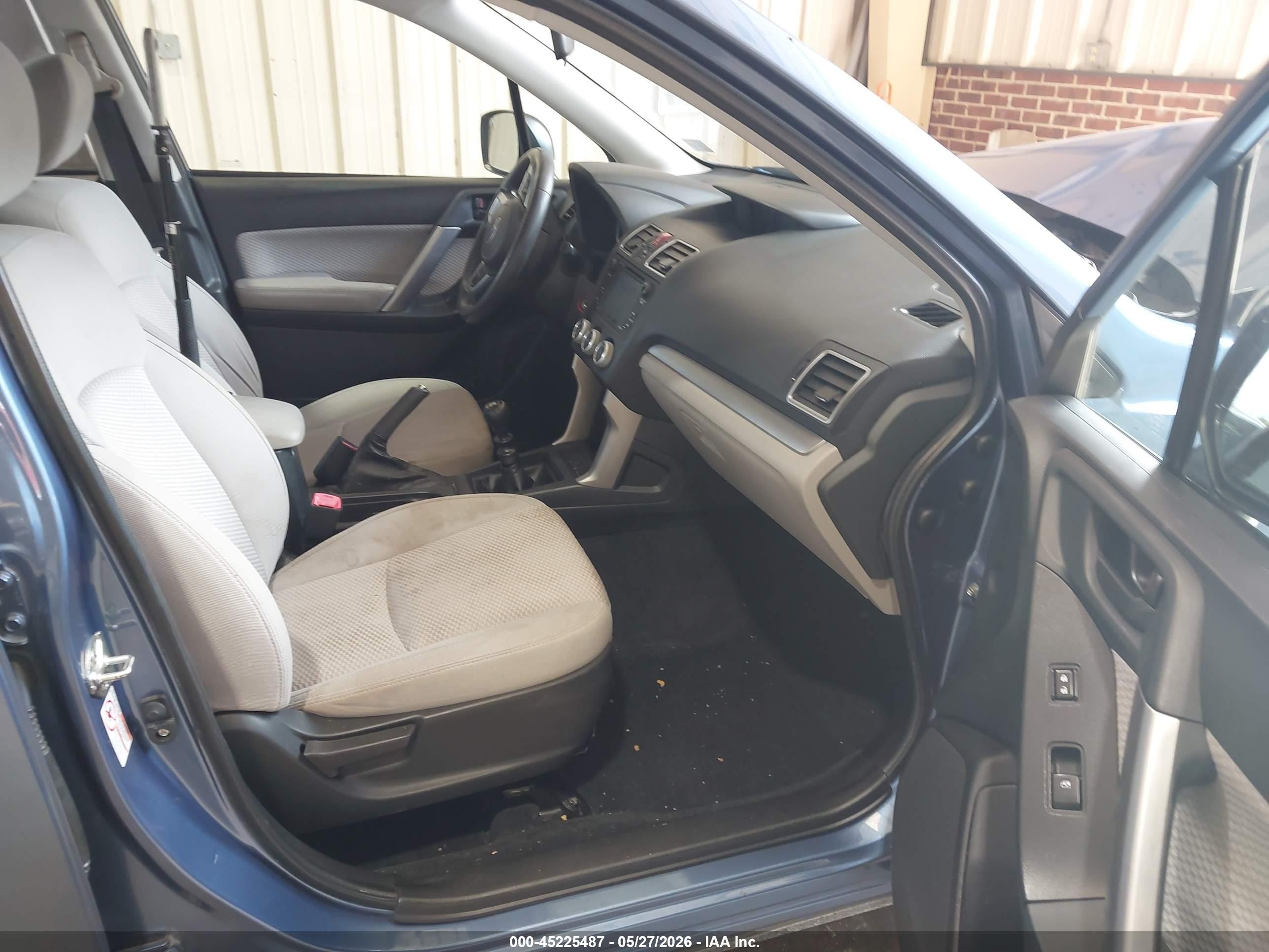 2018 Subaru Forester 2.5i Синий vin: JF2SJAAC7JG606801