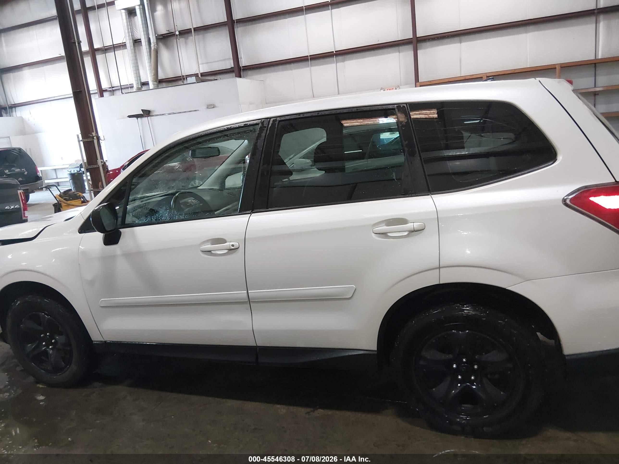 2014 Subaru Forester 2.5i White vin: JF2SJAAC8EH423004